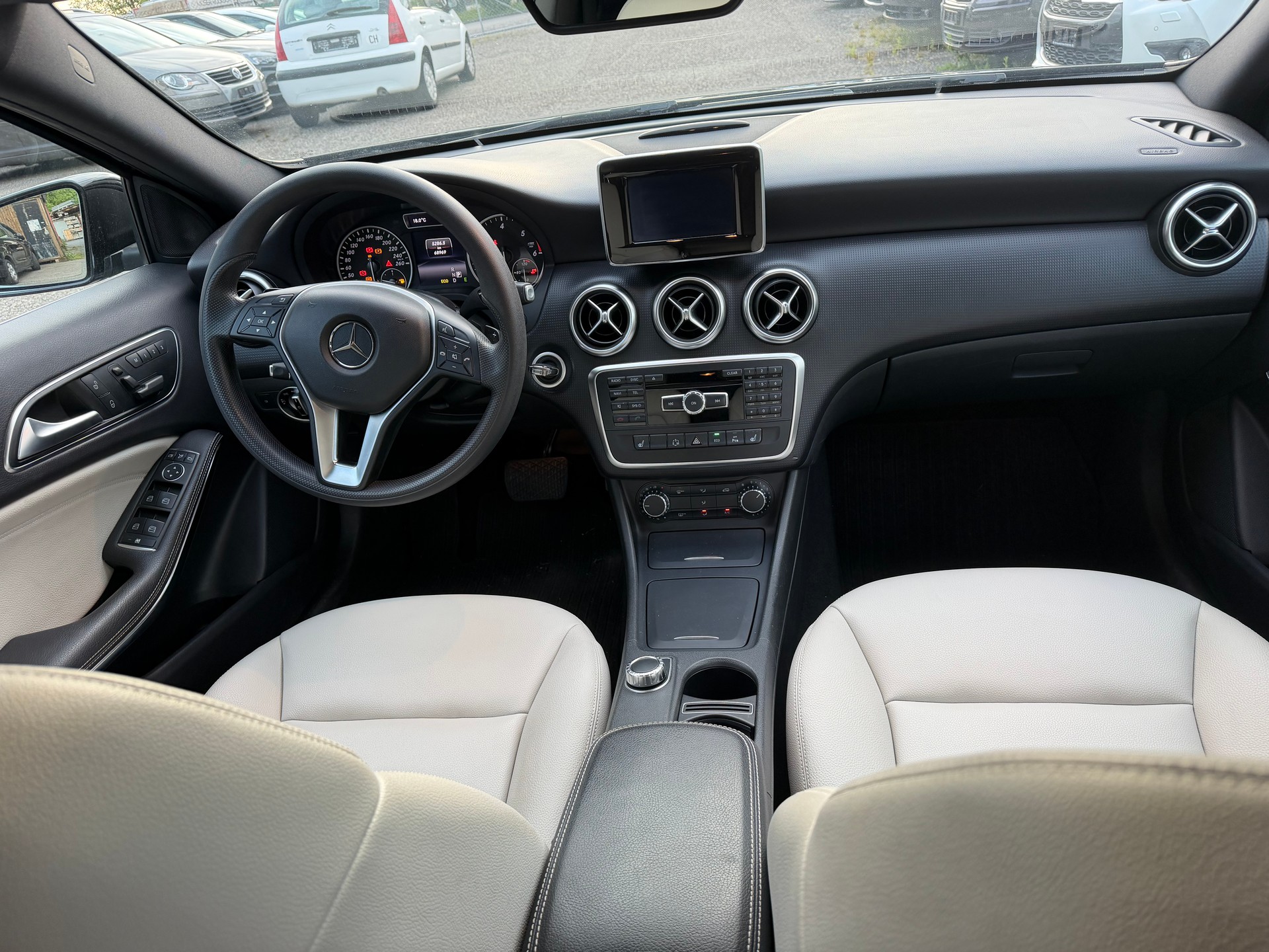 MERCEDES-BENZ A 200 CDI Night Star 7G-DCT-image-2