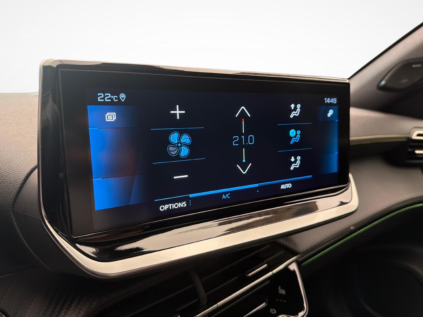 PEUGEOT 2008 1.2 PureTech 155 GT-image-13