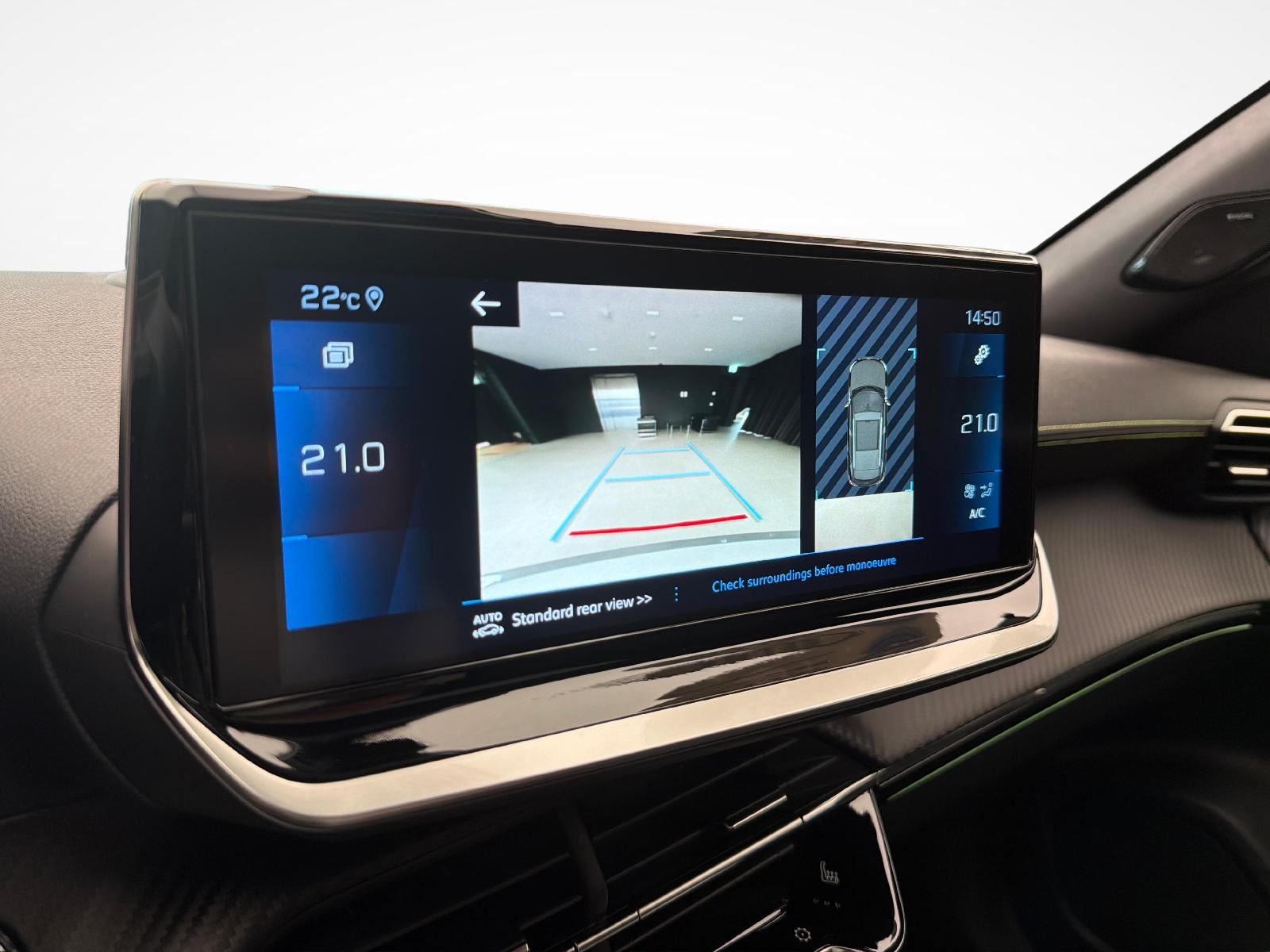PEUGEOT 2008 1.2 PureTech 155 GT-image-16