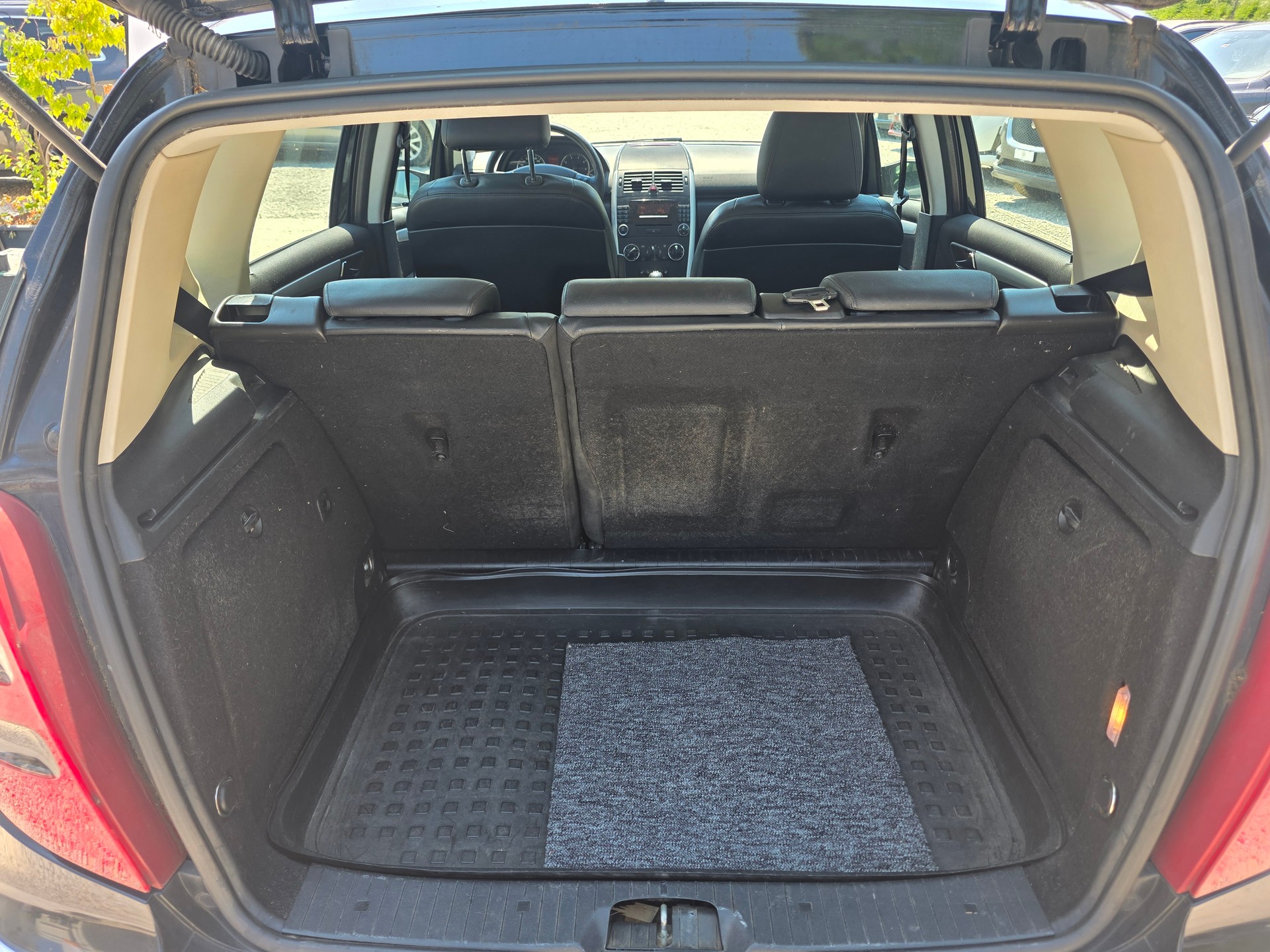MERCEDES-BENZ A 200 T Avantgarde PolarStar-image-13