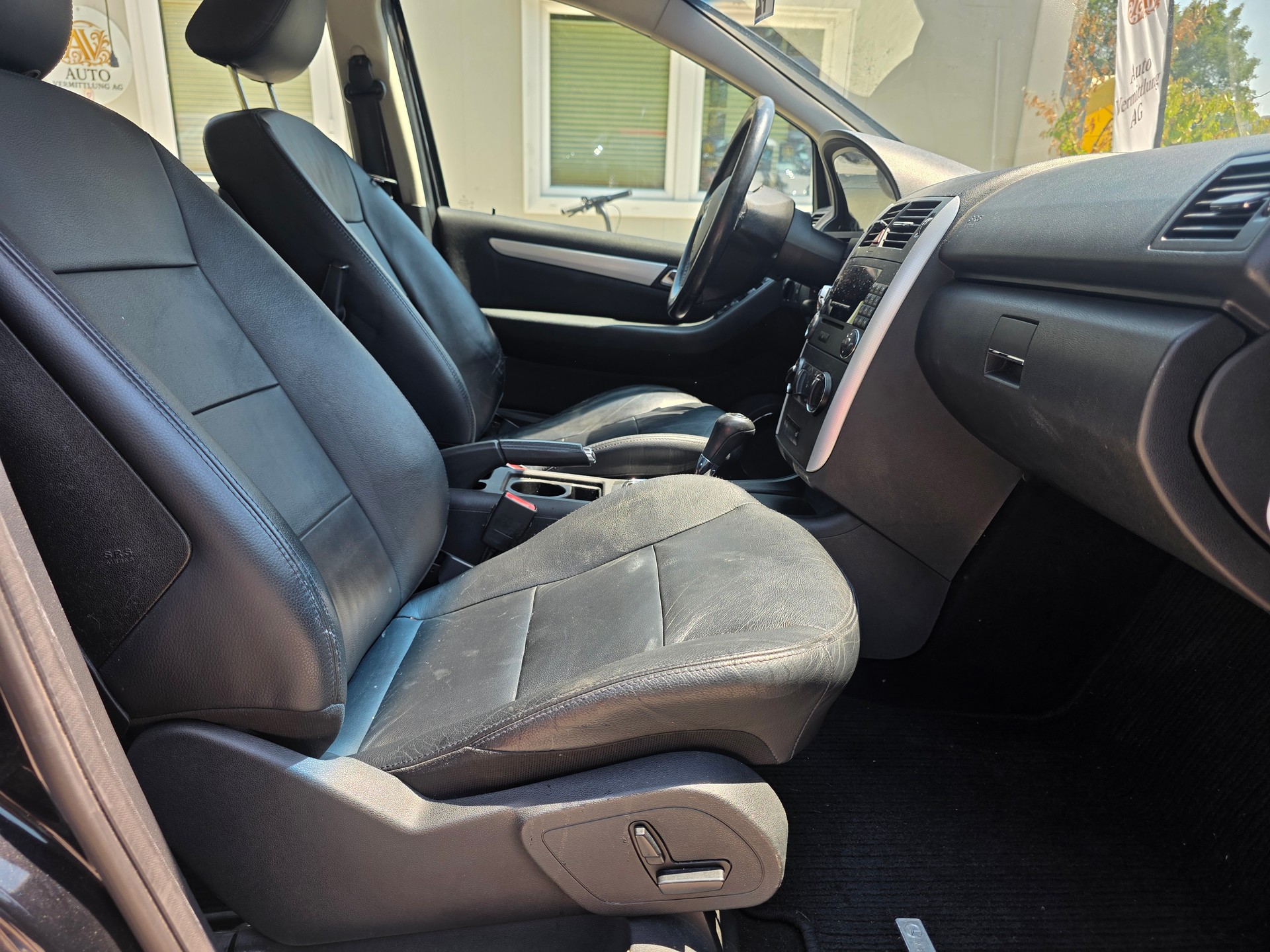 MERCEDES-BENZ A 200 T Avantgarde PolarStar-image-14