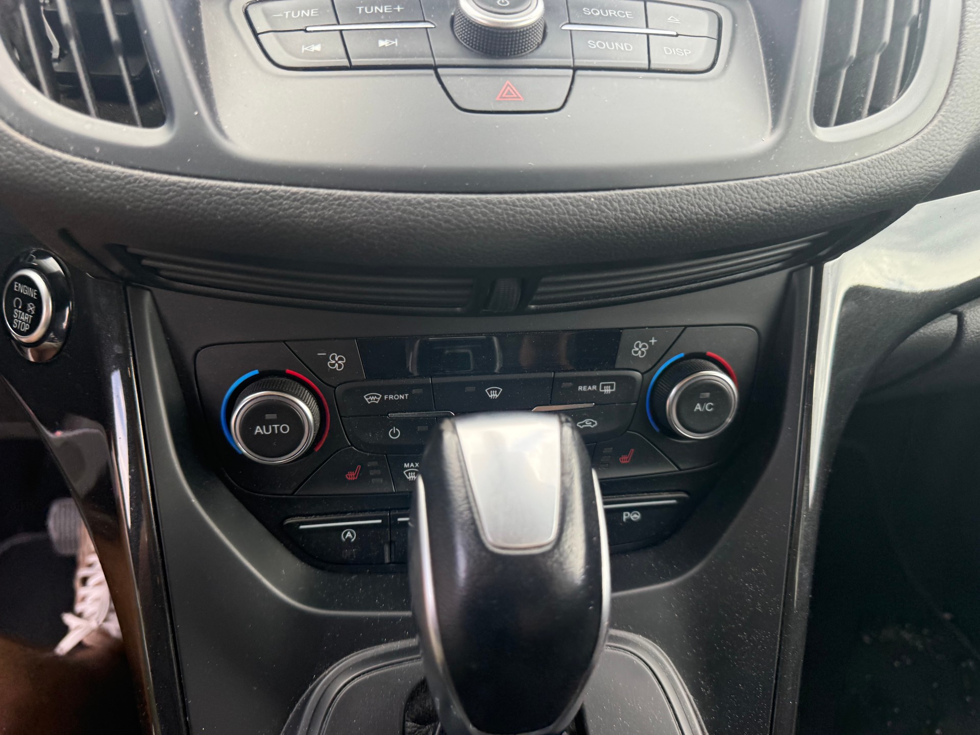 FORD Kuga 2.0 TDCi Titanium 4WD PowerShift-image-23