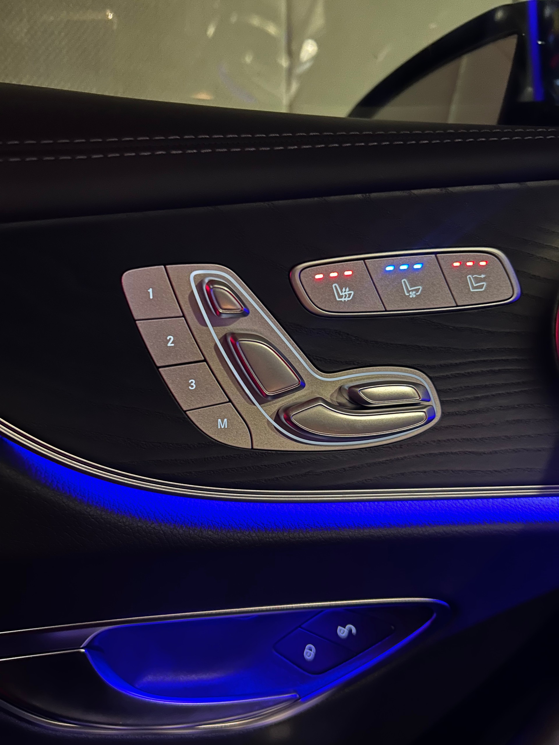 MERCEDES-BENZ E 53 AMG 4matic+-image-18