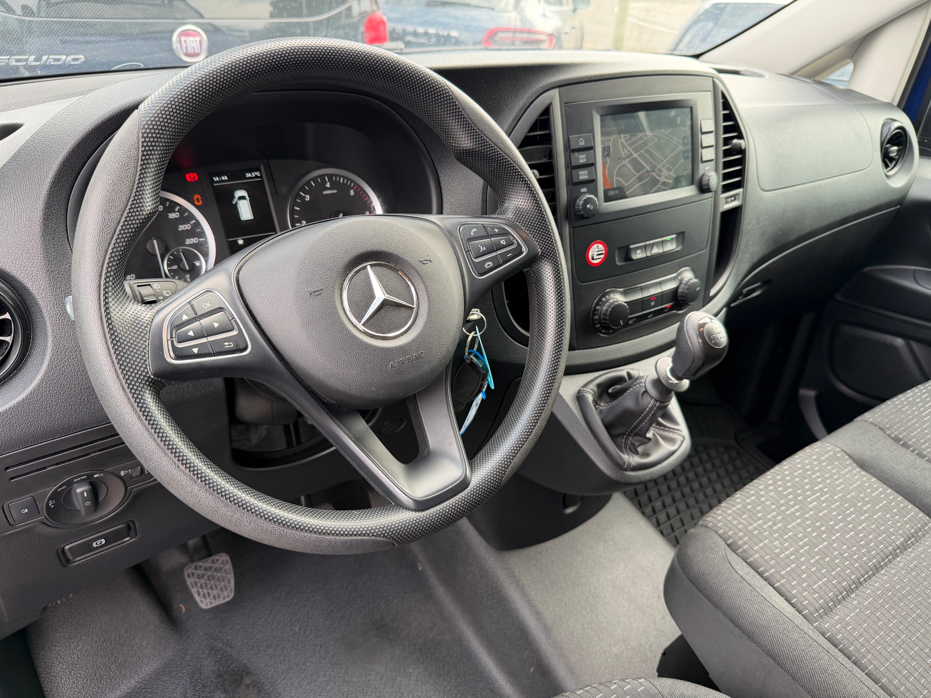 MERCEDES-BENZ Vito 116 CDI Base 3 Sitze-image-12