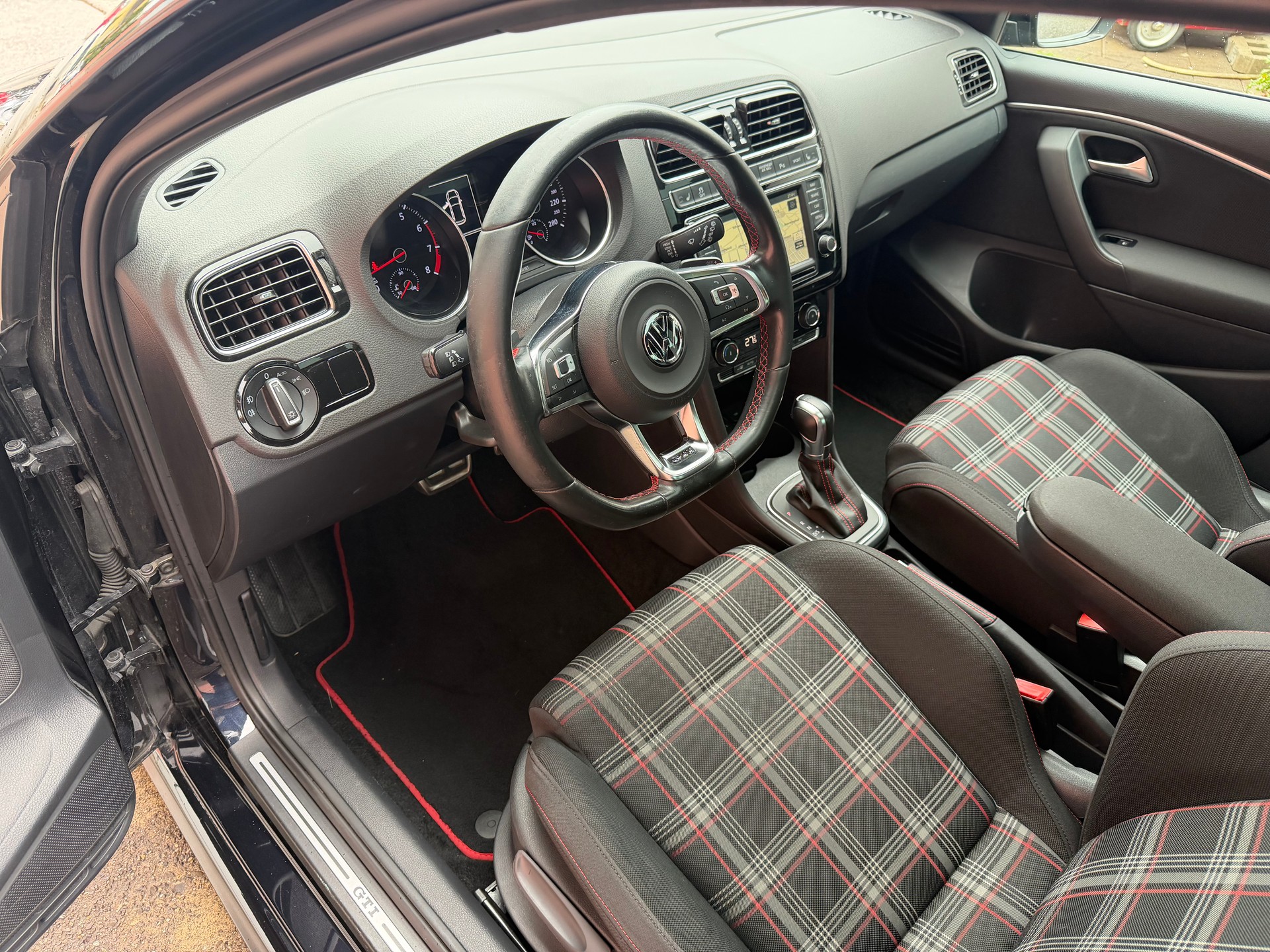 VW Polo 1.8 TSI GTI DSG-image-8