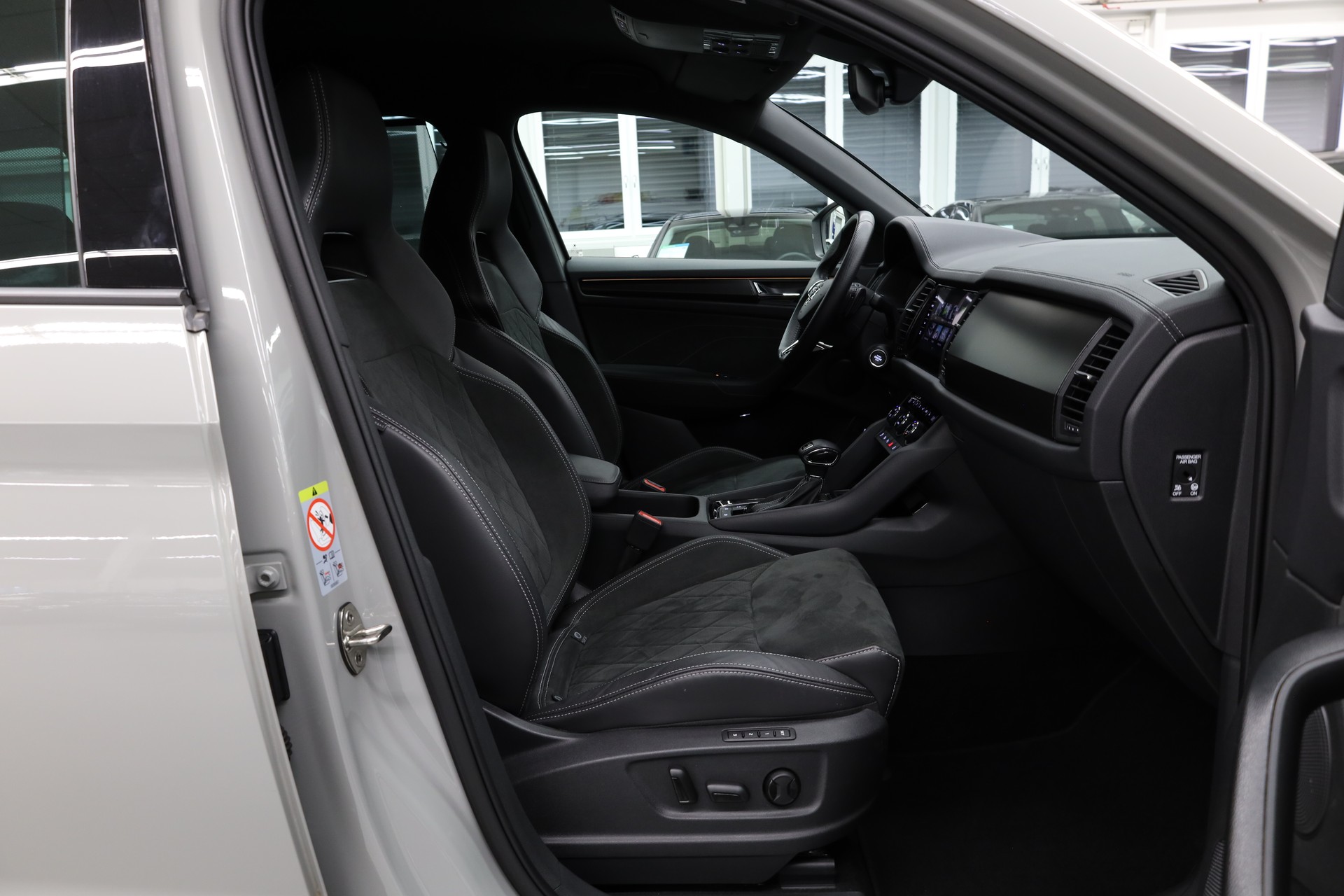 SKODA Kodiaq 2.0 TSI Sportline DSG-image-15