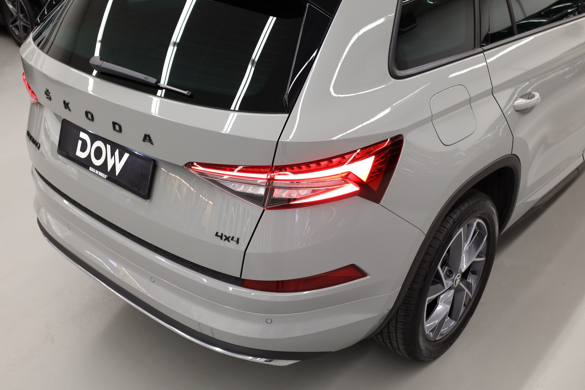 SKODA Kodiaq 2.0 TSI Sportline DSG-image-8