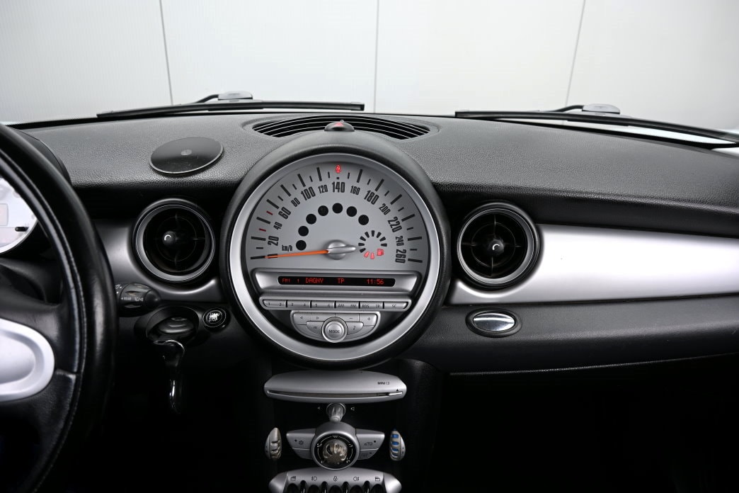 MINI Clubman Cooper-image-11