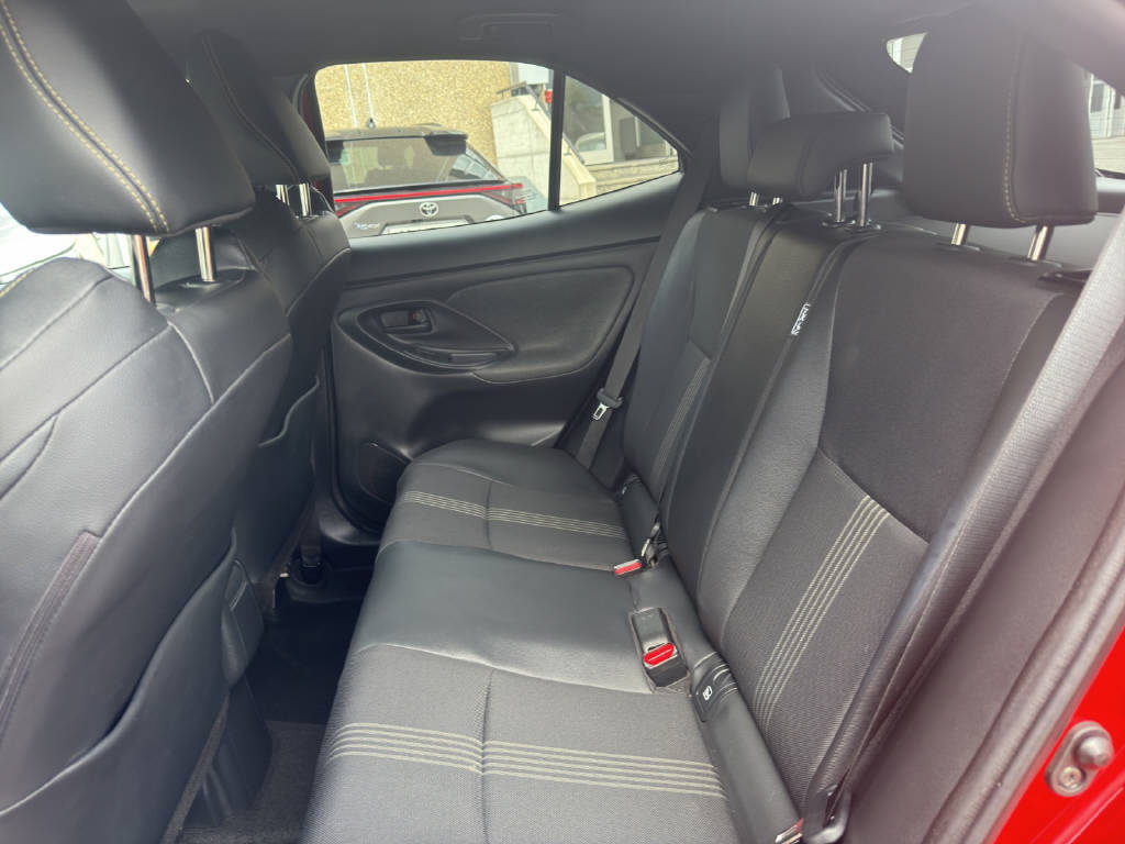 TOYOTA Yaris Cross 1.5 VVT-i HSD Adventure AWD-i-image-15