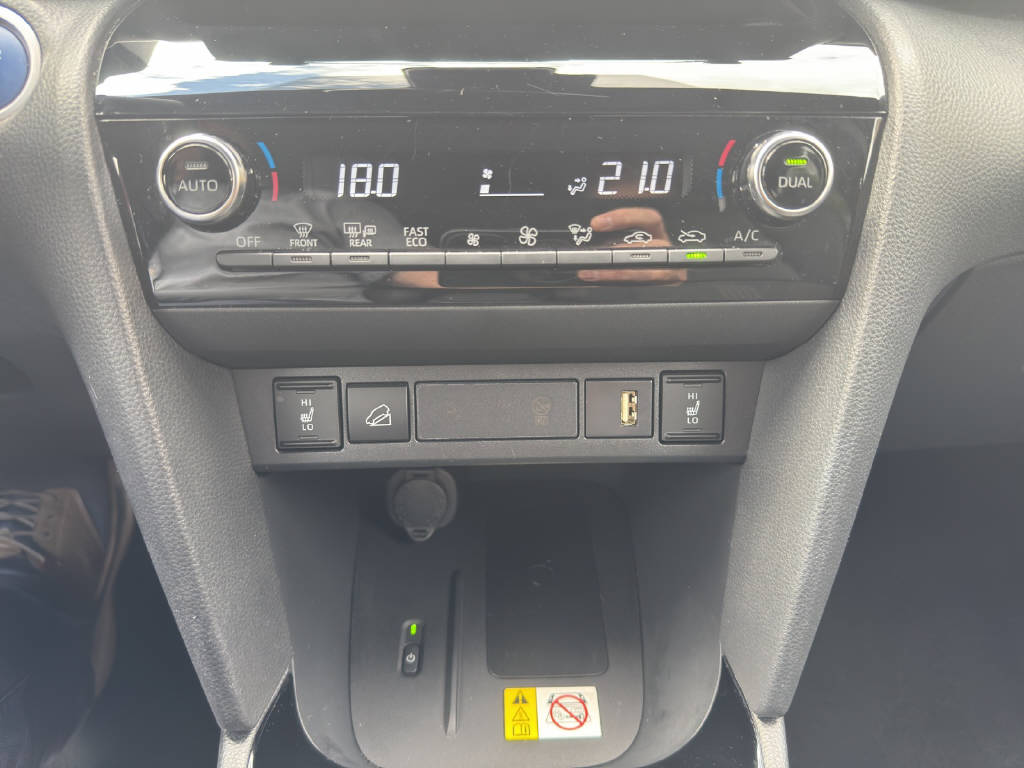 TOYOTA Yaris Cross 1.5 VVT-i HSD Adventure AWD-i-image-12