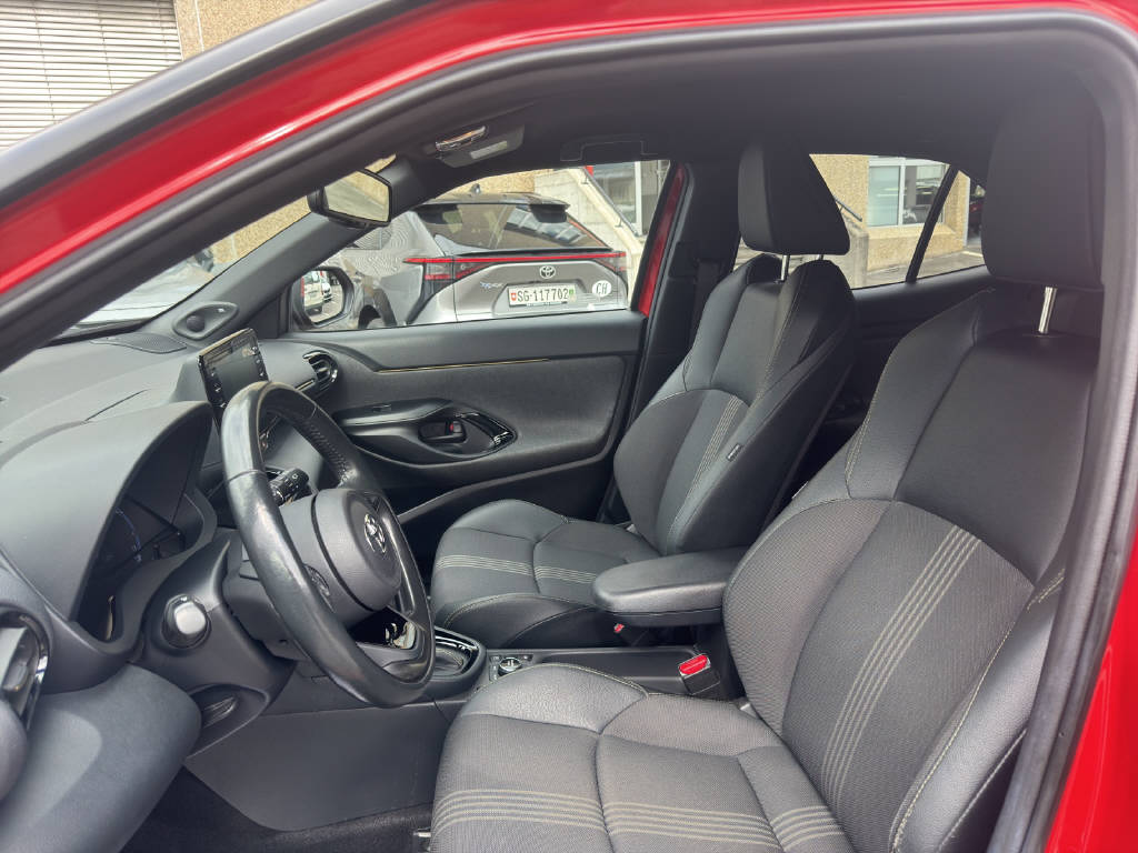 TOYOTA Yaris Cross 1.5 VVT-i HSD Adventure AWD-i-image-5