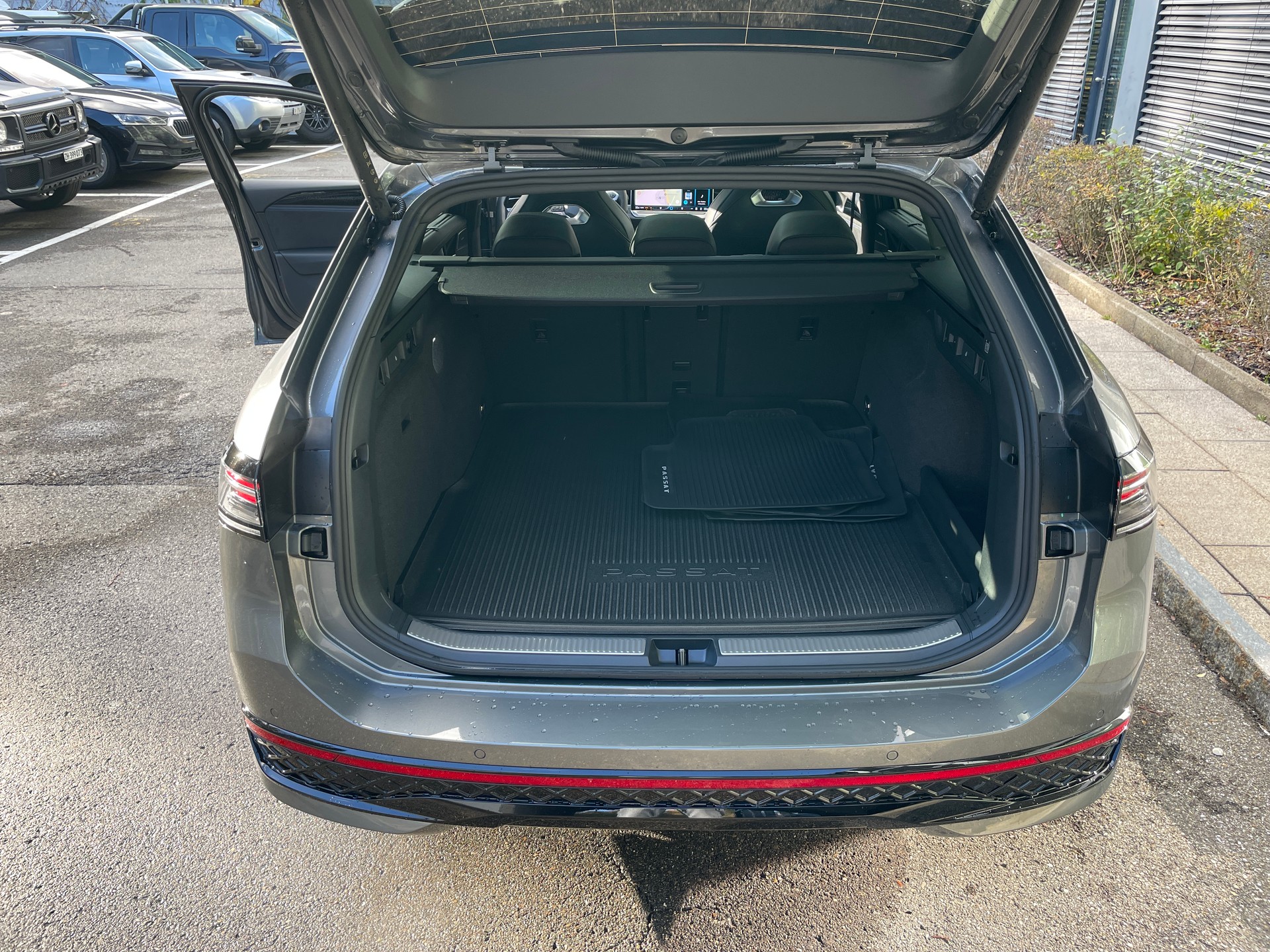 VW Passat Variant 1.5e TSI R-Line DSG-image-5