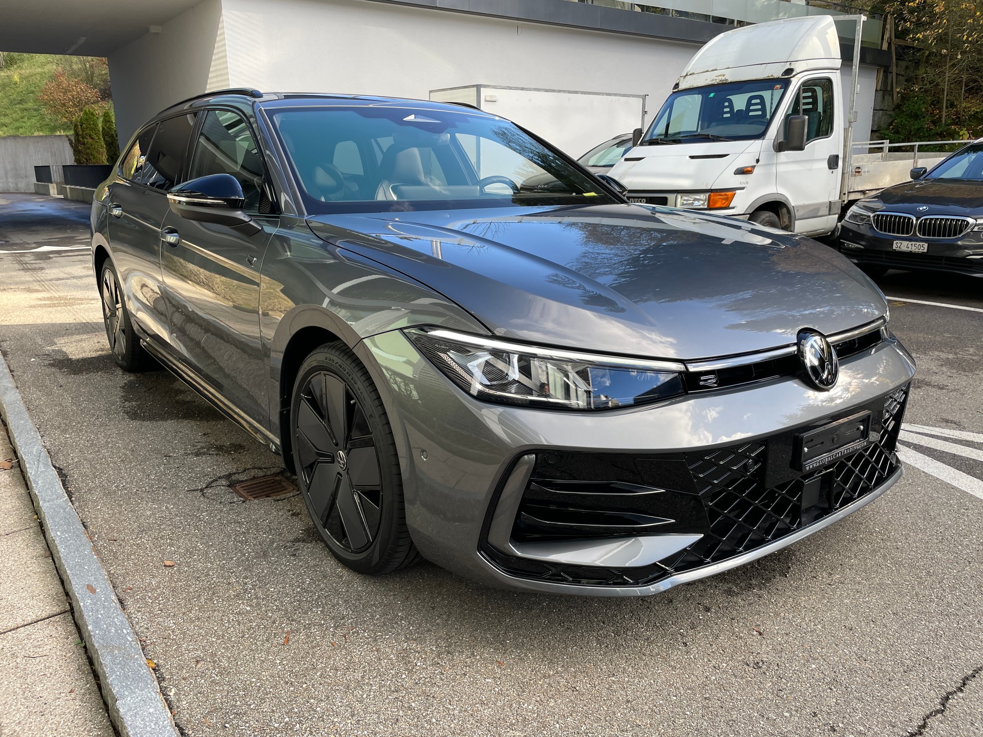 VW Passat Variant 1.5e TSI R-Line DSG-image-2