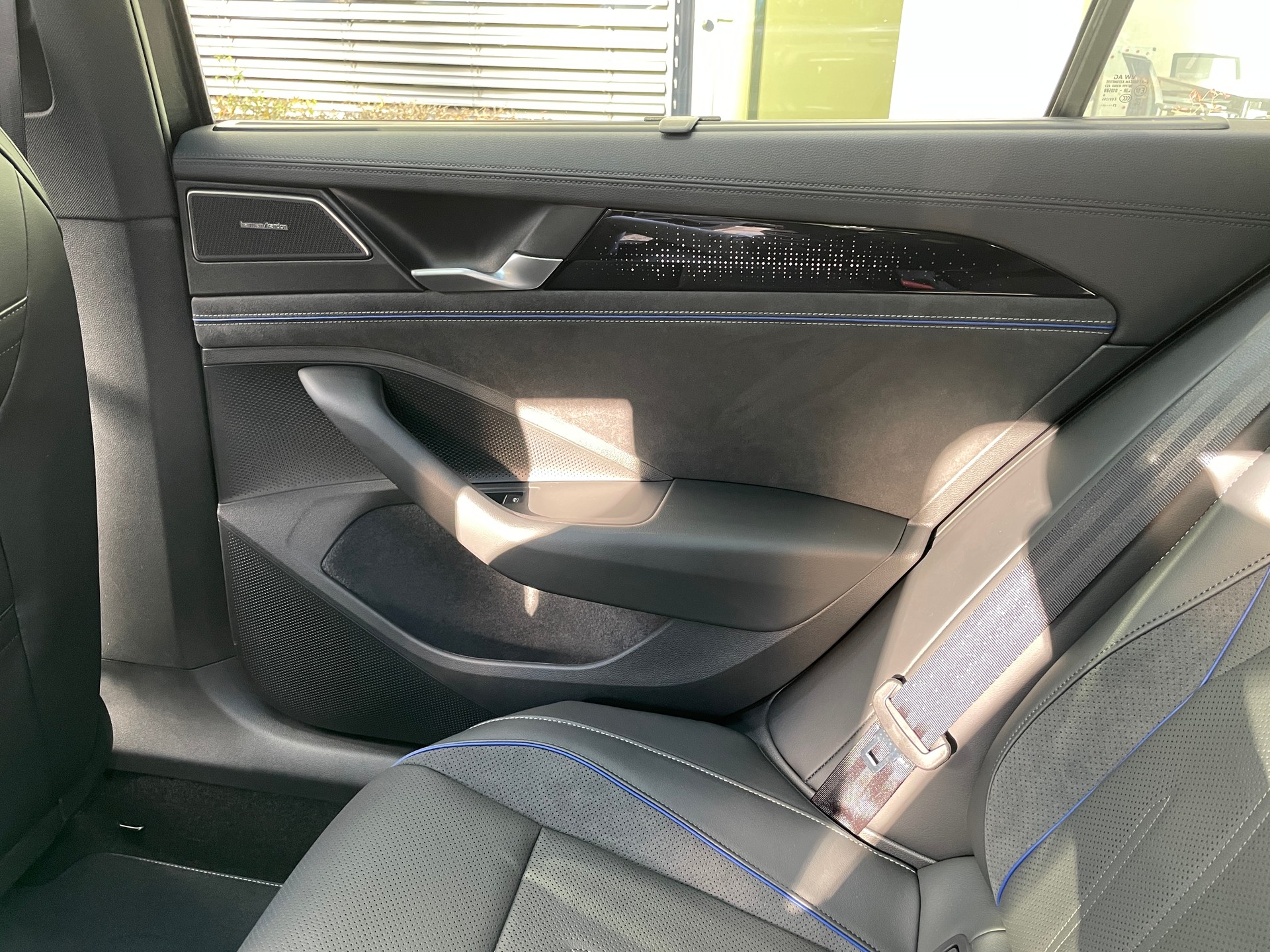 VW Passat Variant 1.5e TSI R-Line DSG-image-14