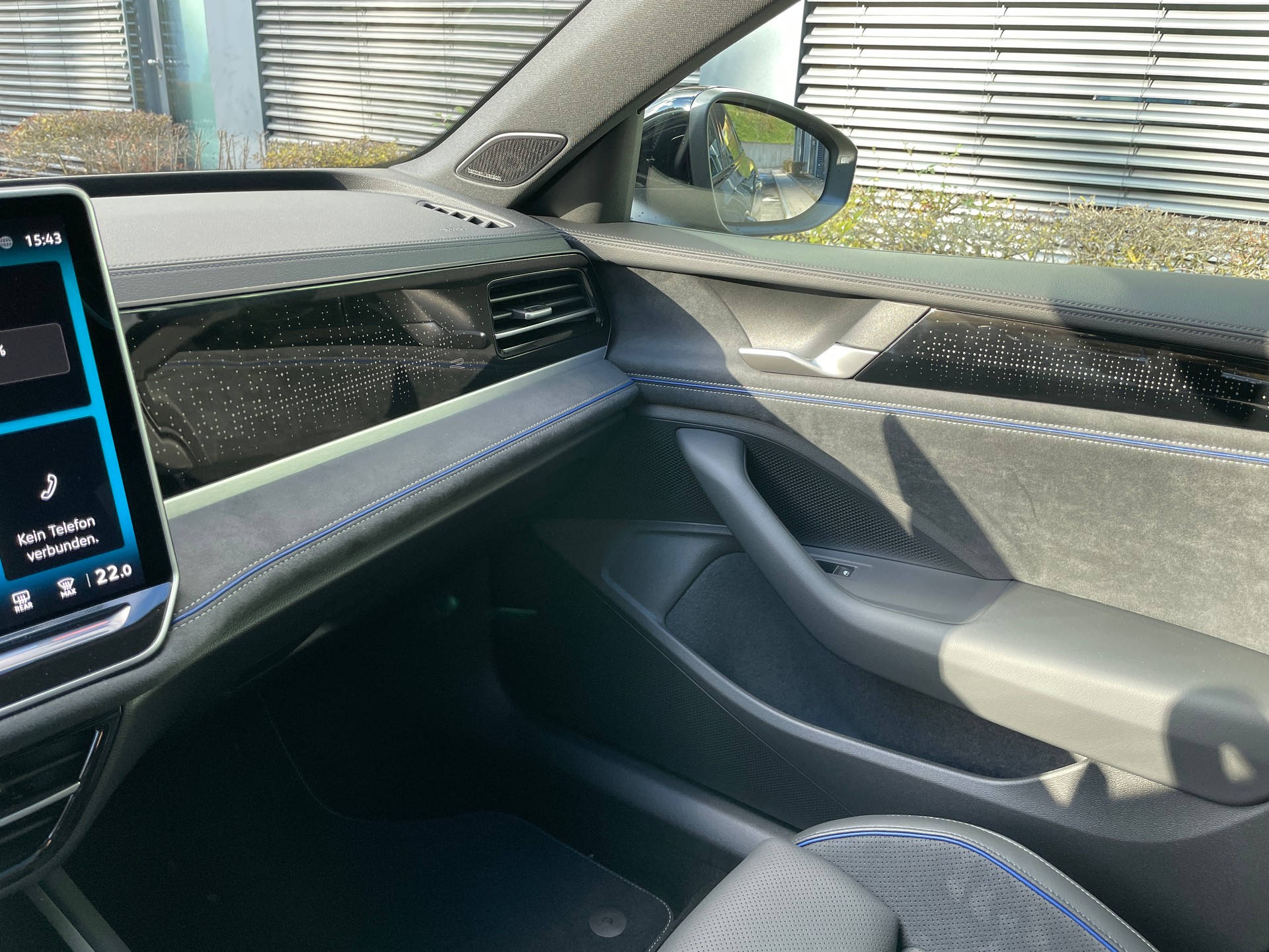 VW Passat Variant 1.5e TSI R-Line DSG-image-23