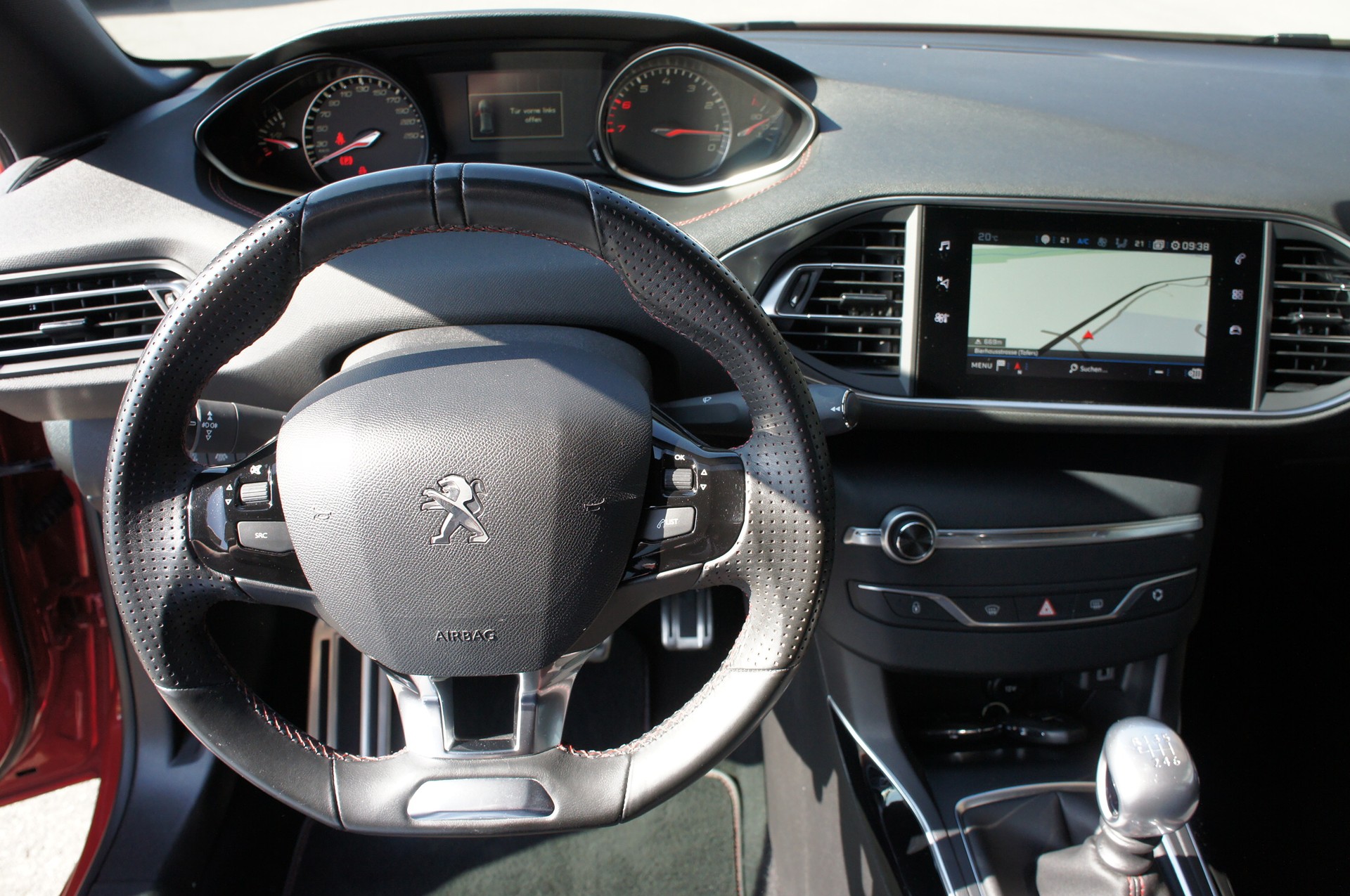 PEUGEOT 308 1.2 Pure Tech GT Line-image-19