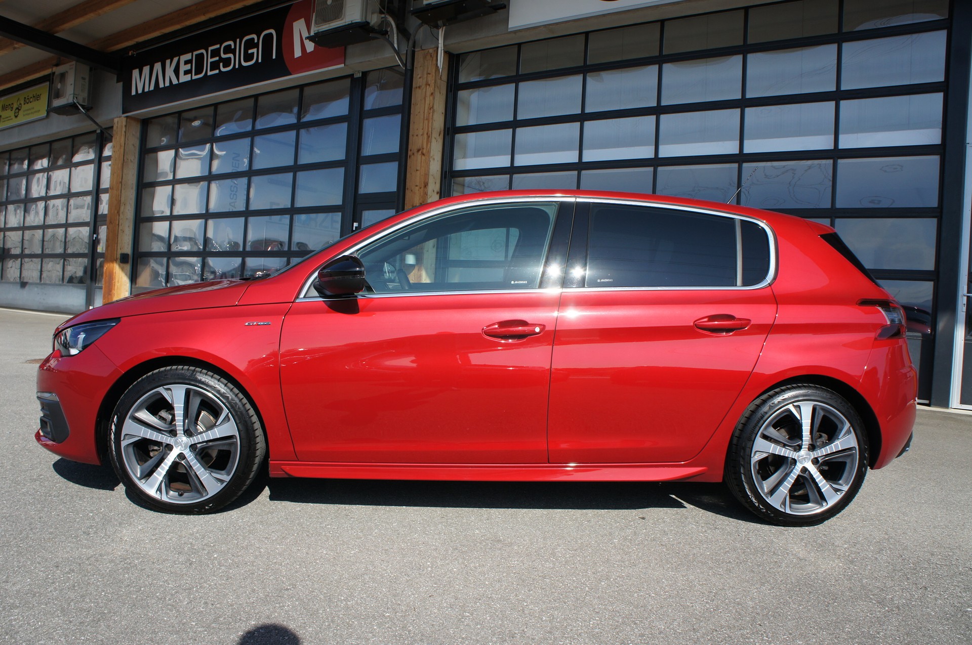 PEUGEOT 308 1.2 Pure Tech GT Line-image-1