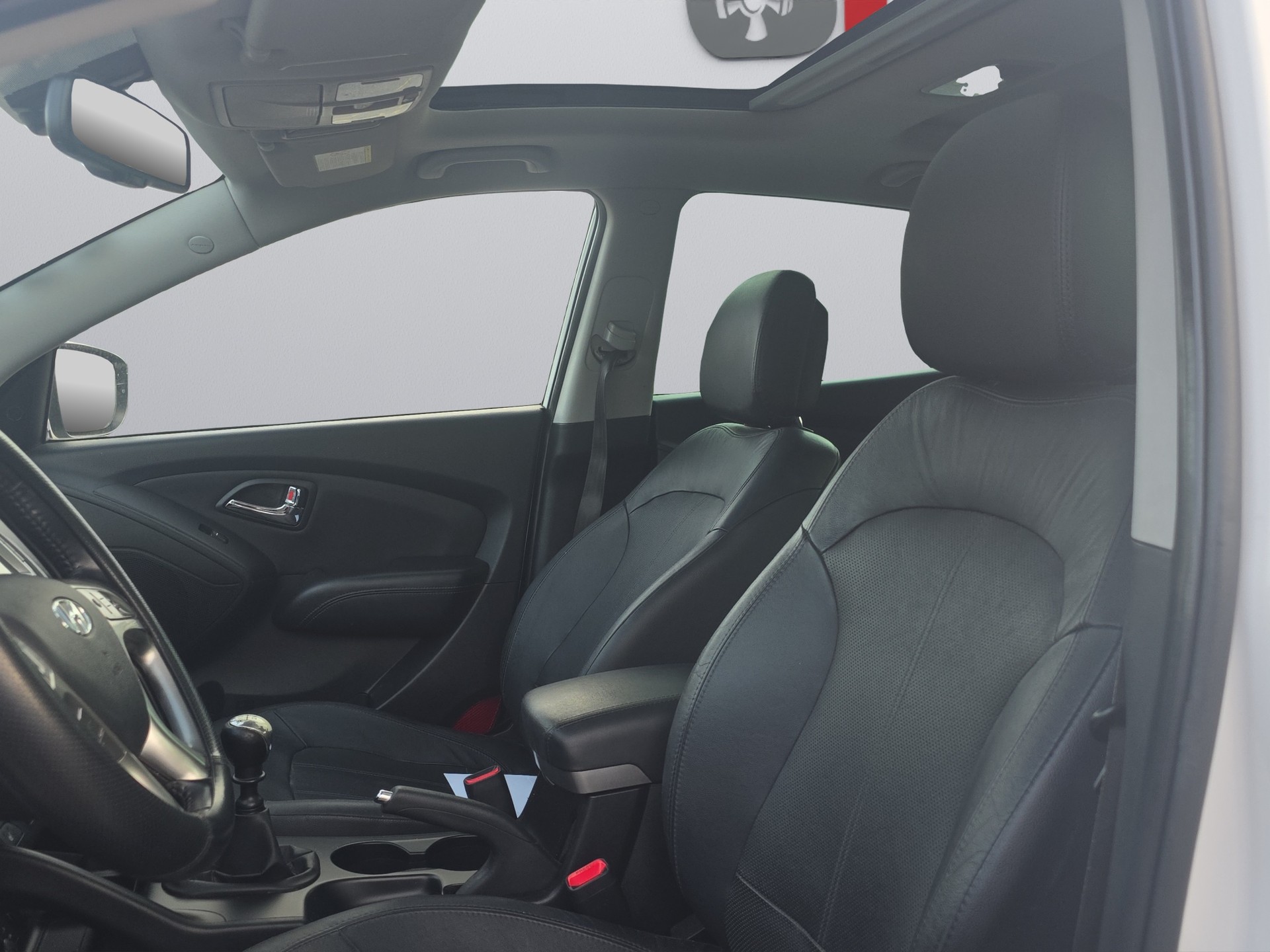 HYUNDAI iX35-image-15
