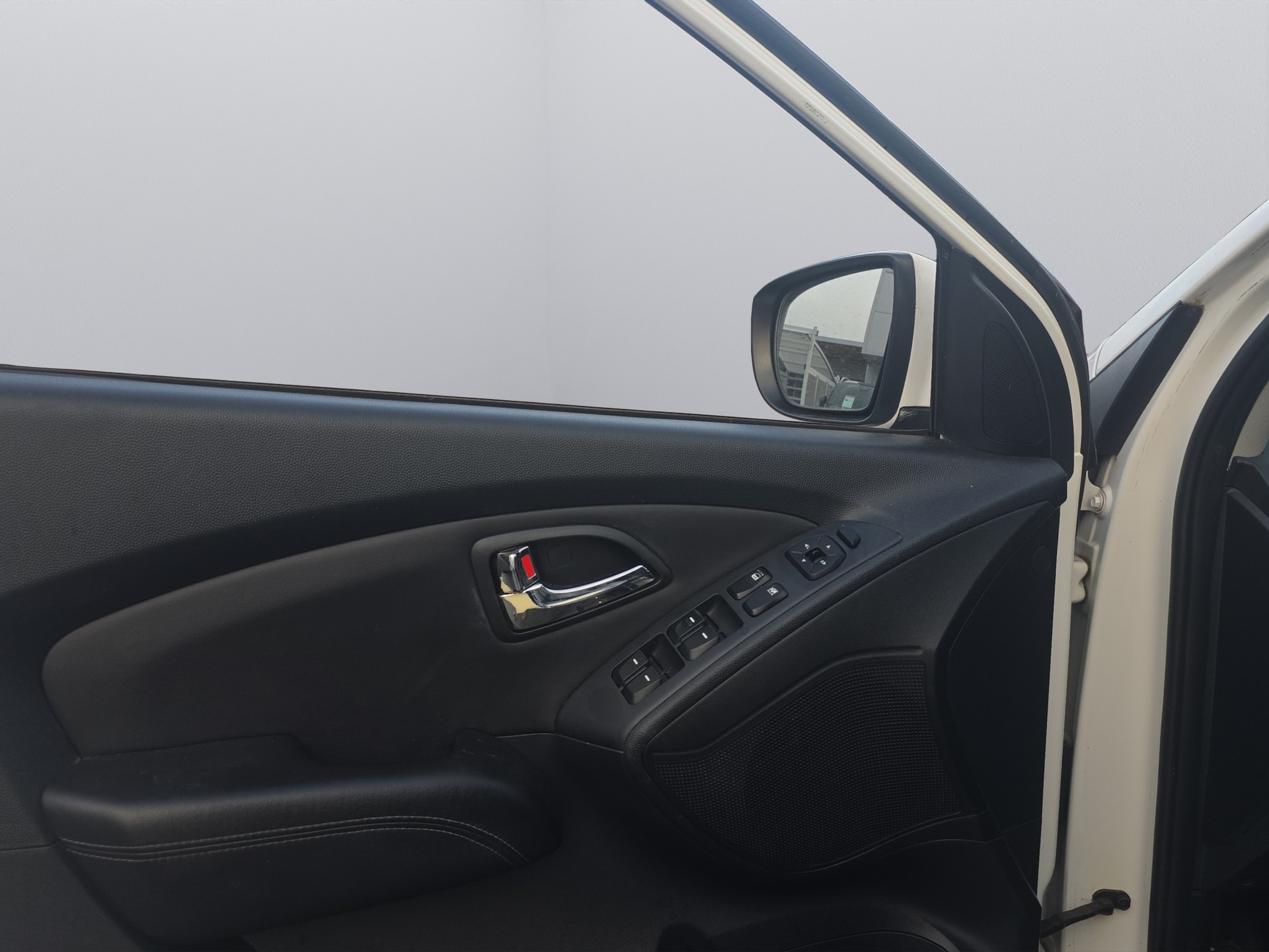 HYUNDAI iX35-image-10
