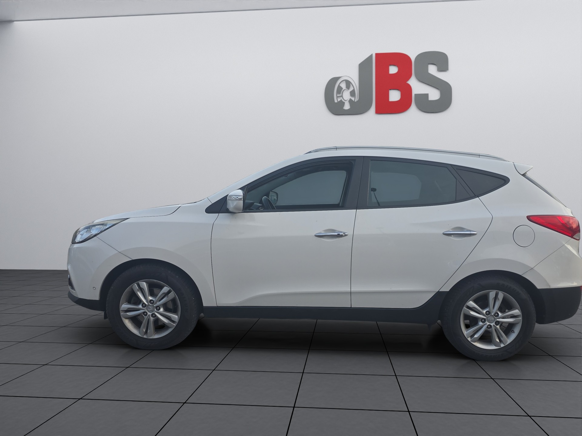 HYUNDAI iX35-showroom-element-1