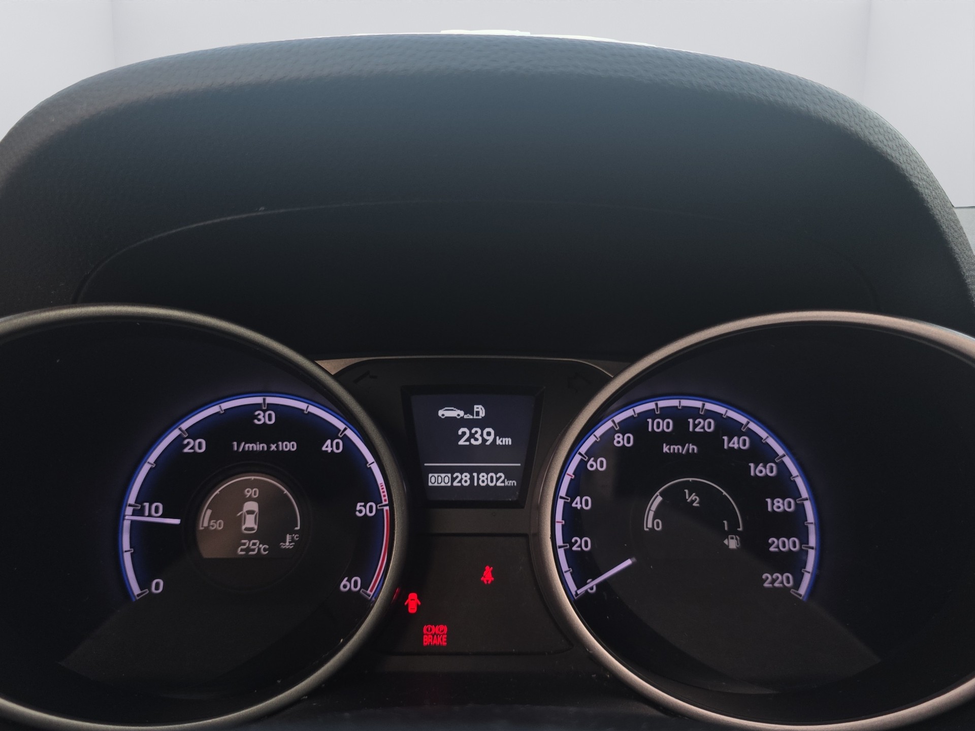 HYUNDAI iX35-image-9