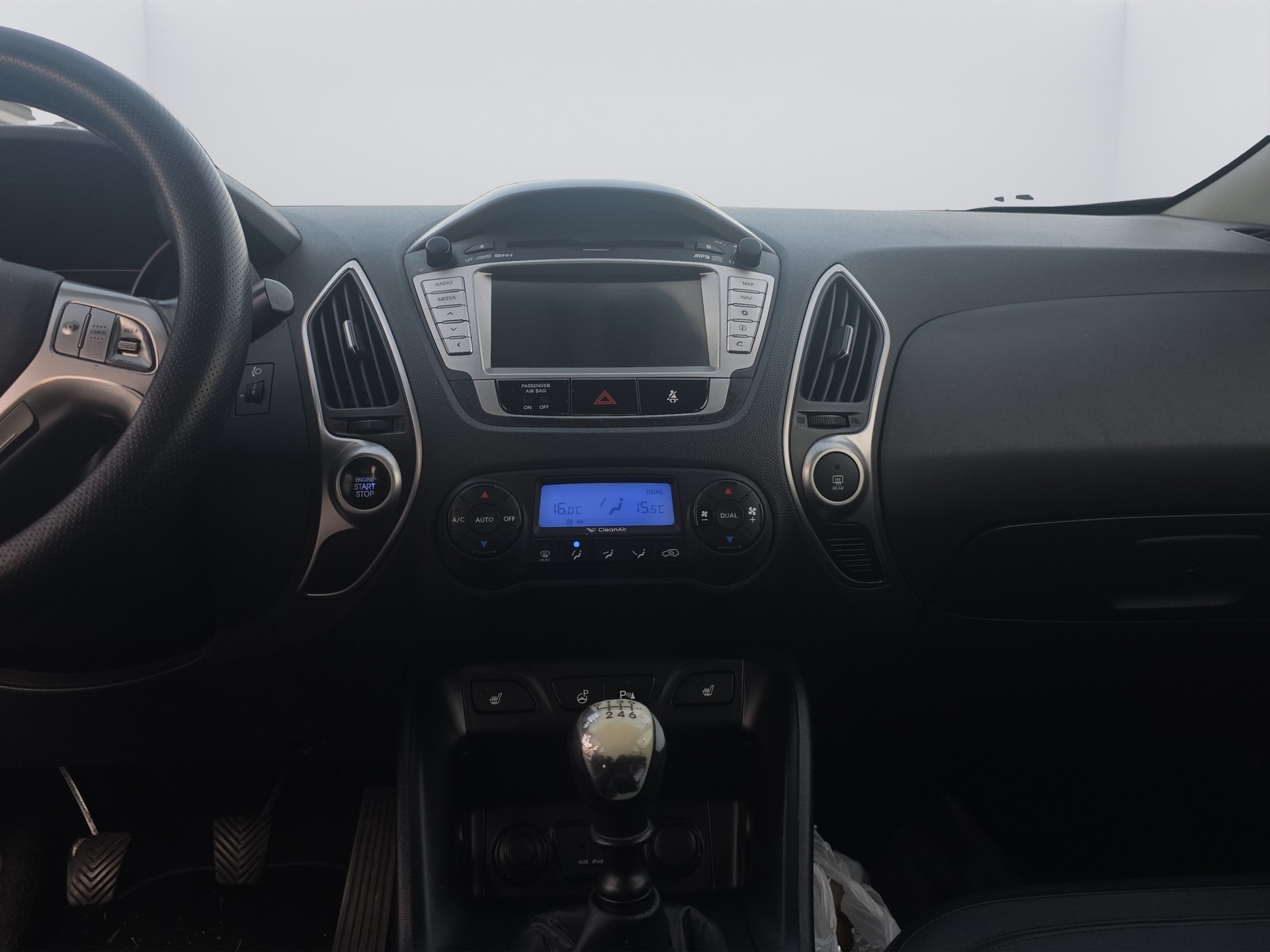 HYUNDAI iX35-image-12