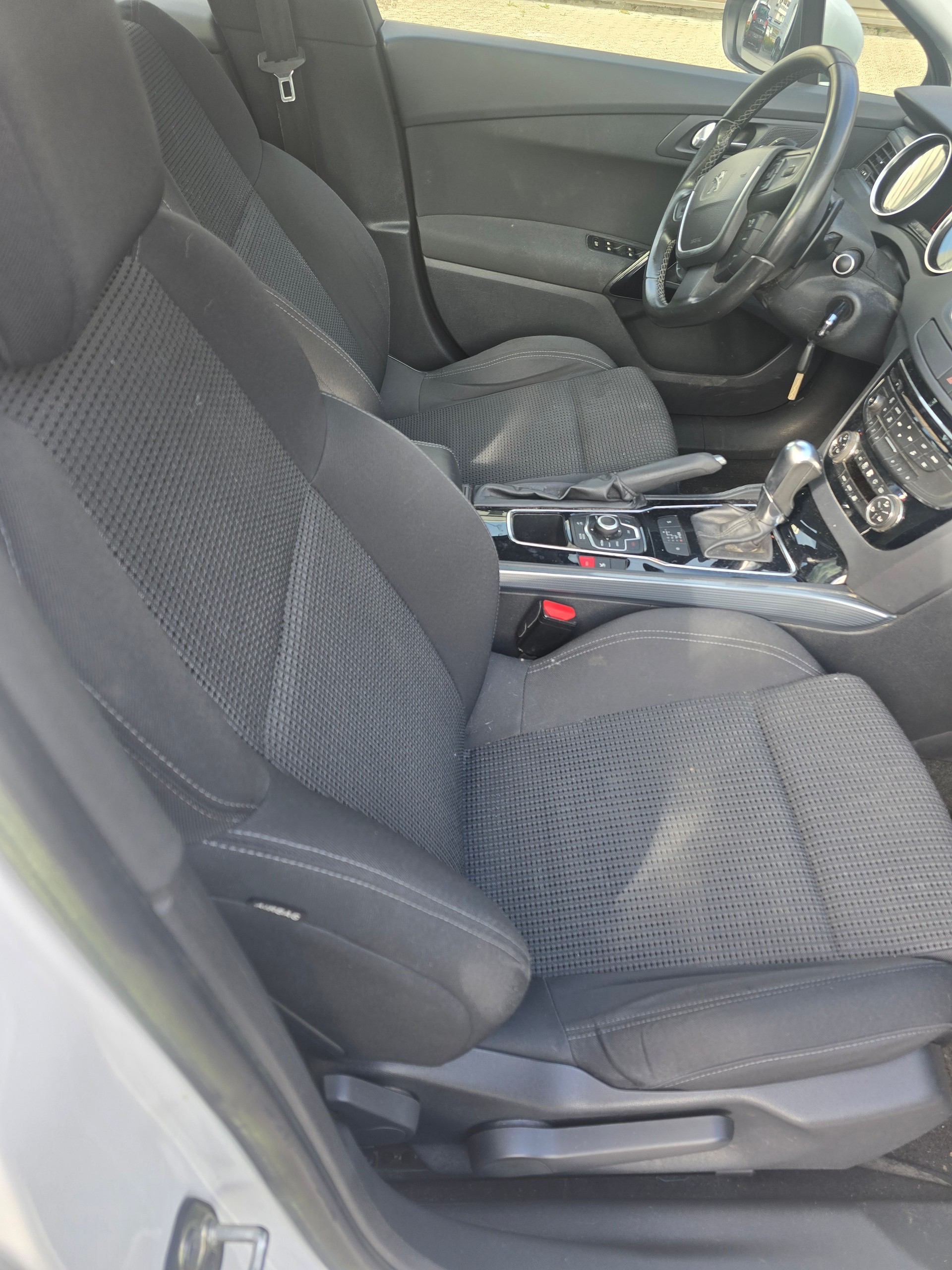 PEUGEOT 508 SW 2.0 HDI Business Automatic-image-13