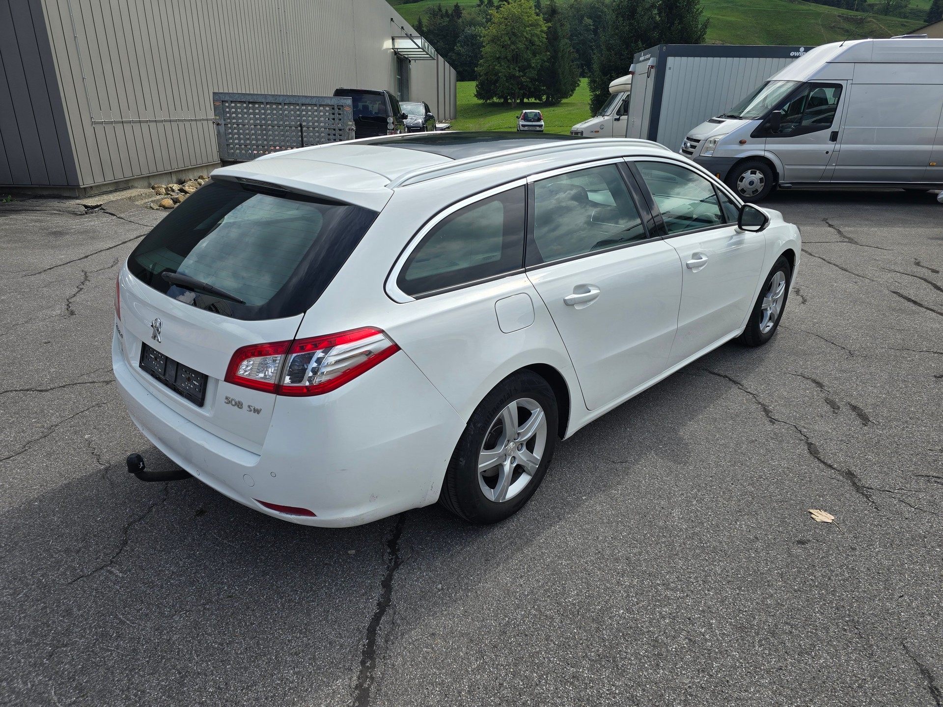 PEUGEOT 508 SW 2.0 HDI Business Automatic-image-5