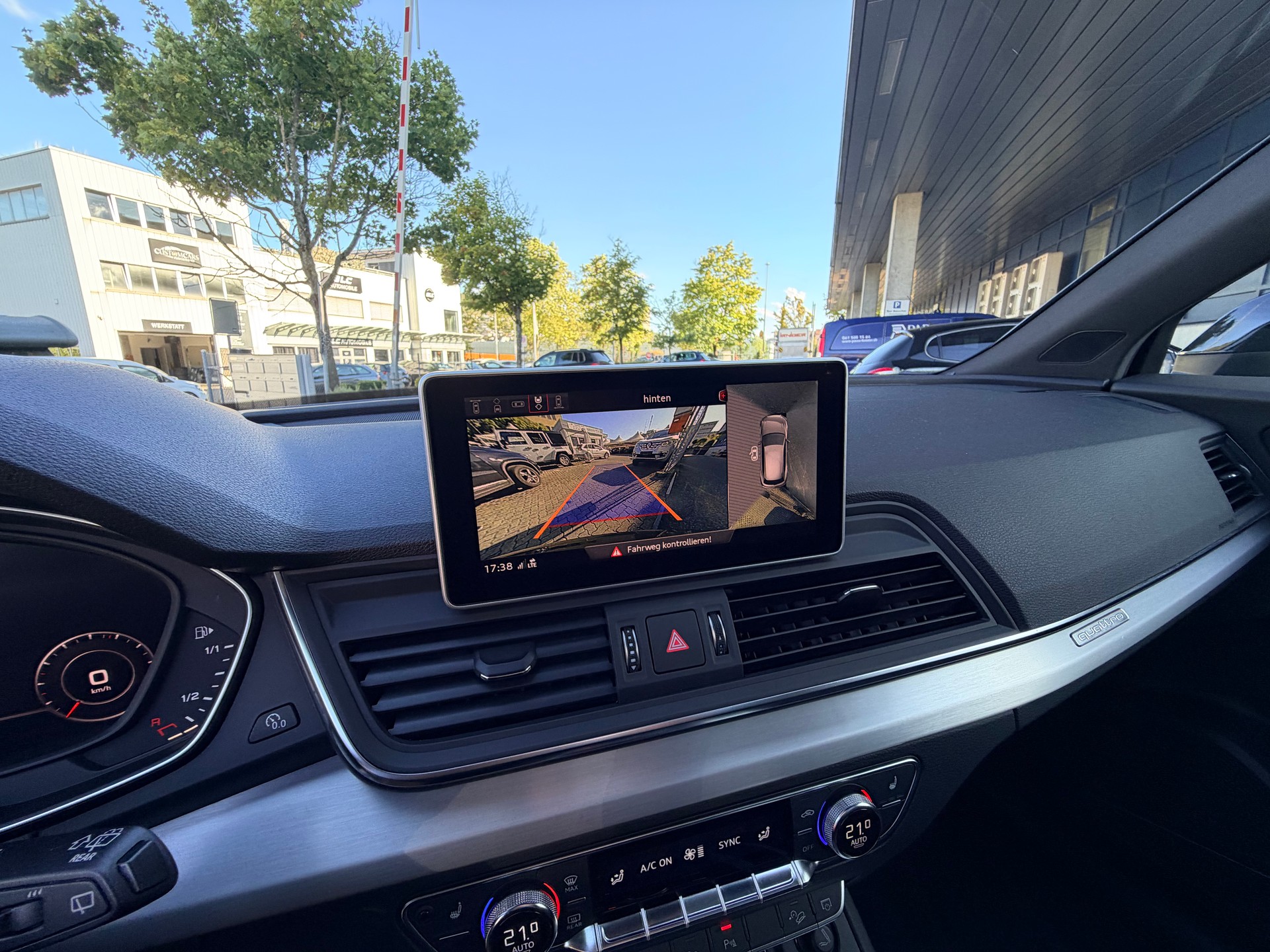 AUDI Q5 45 TFSI sport quattro S-tronic-image-15
