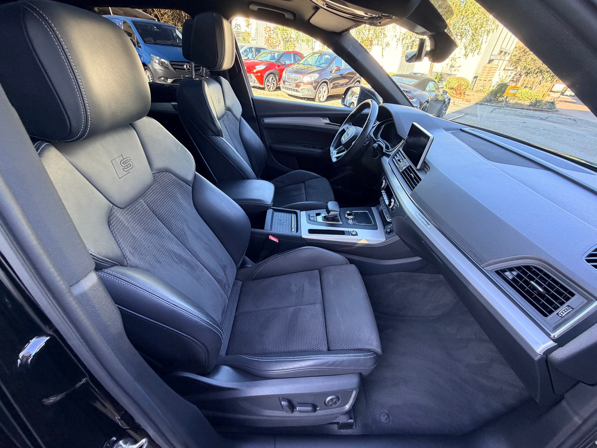 AUDI Q5 45 TFSI sport quattro S-tronic-image-8