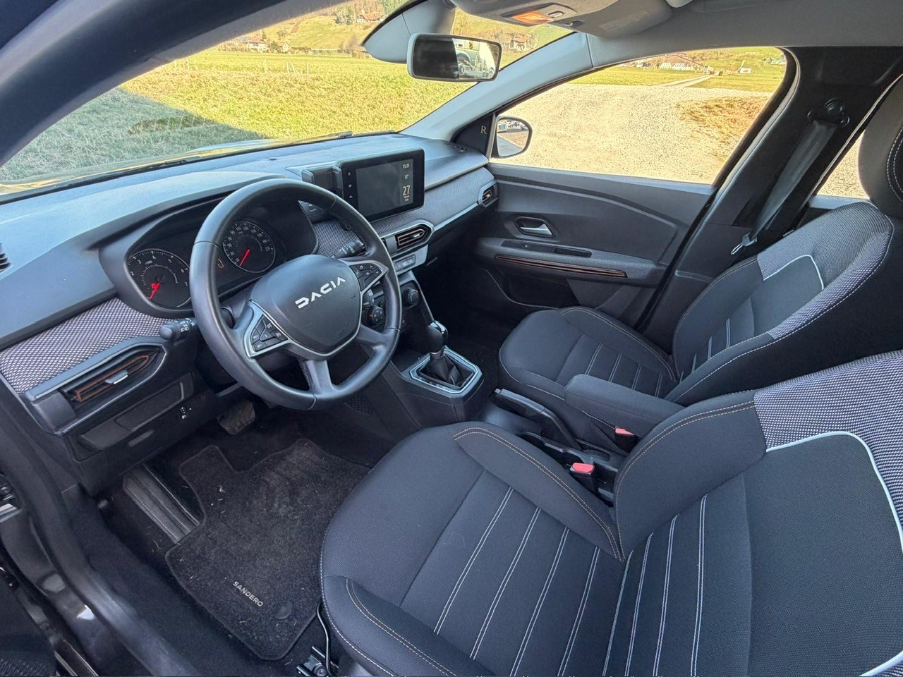 DACIA Sandero Stepway TCe 90 Comfort CVT-image-5