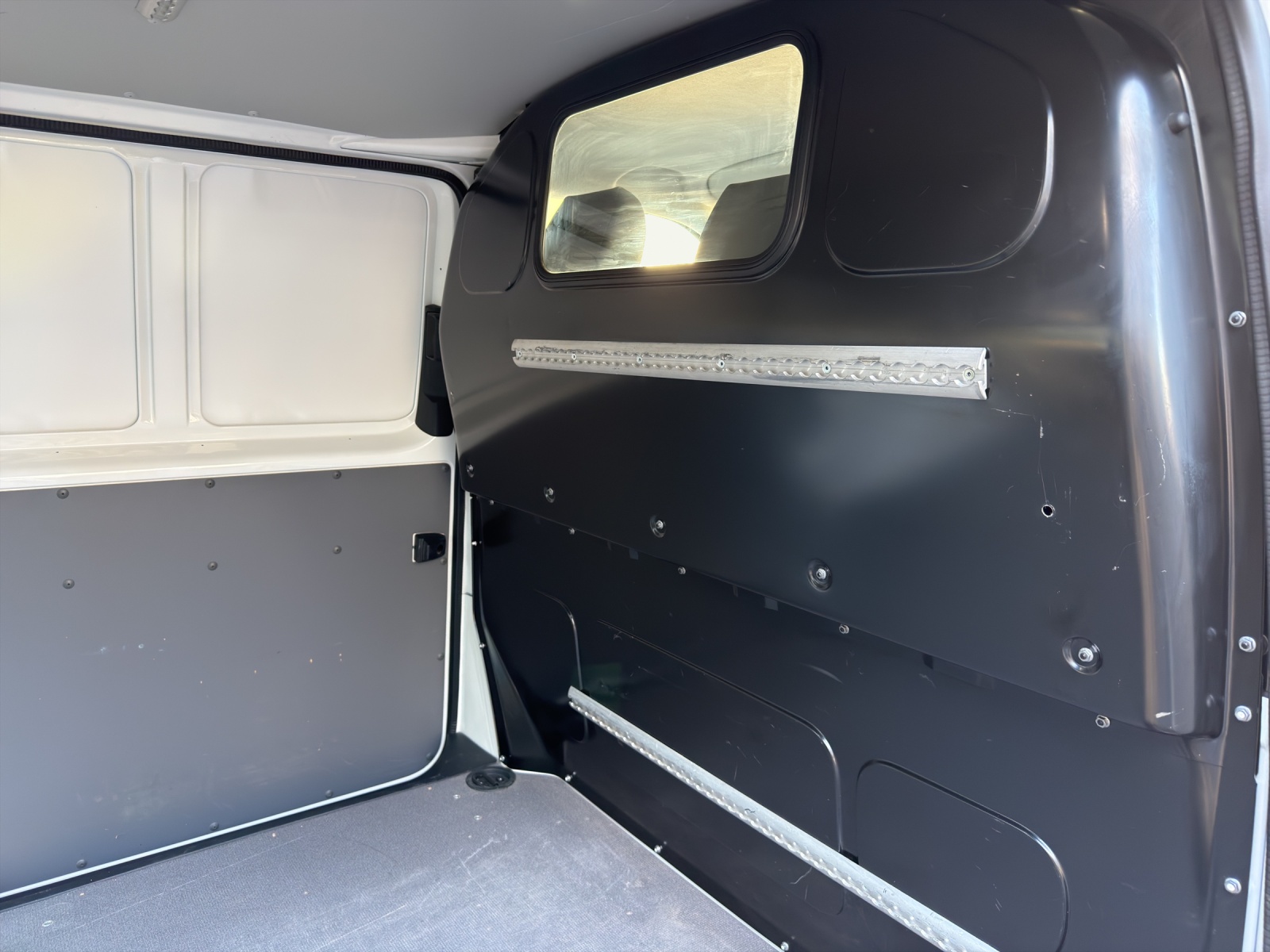 VW T6.1 2.0 TDI-image-11