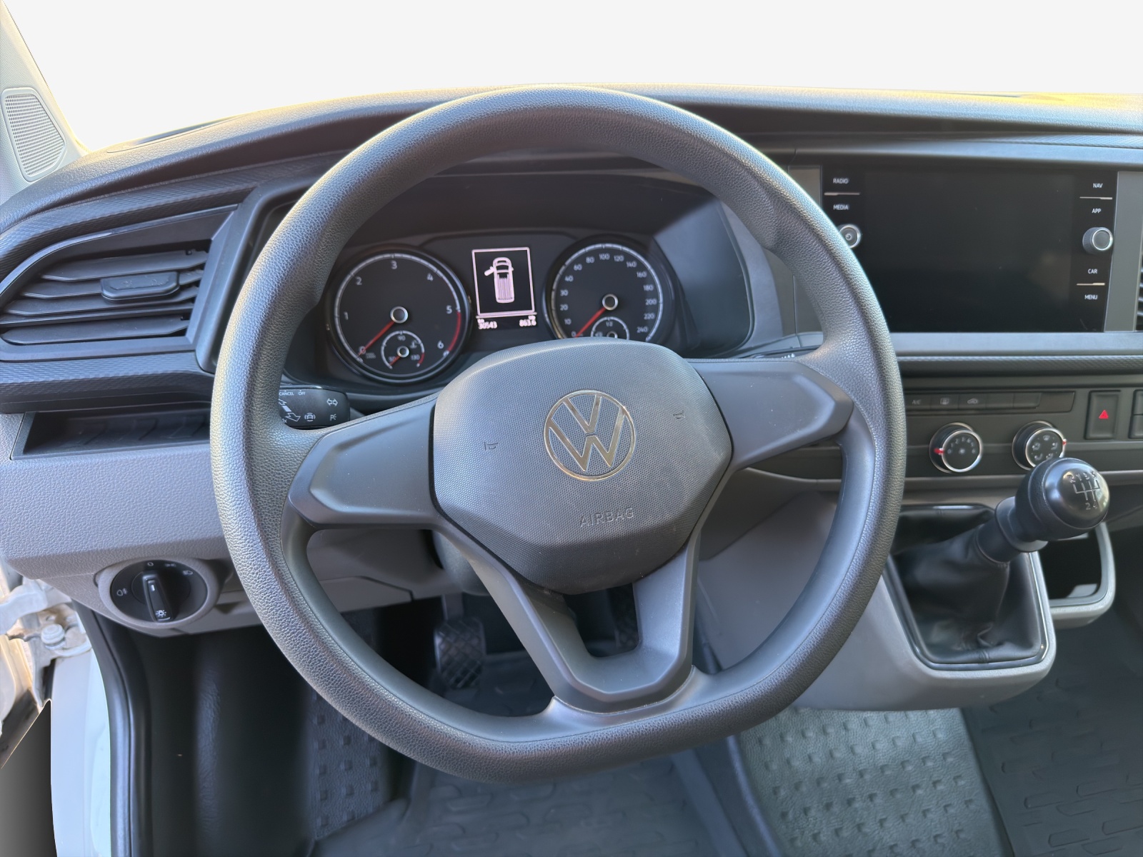VW T6.1 2.0 TDI-image-9