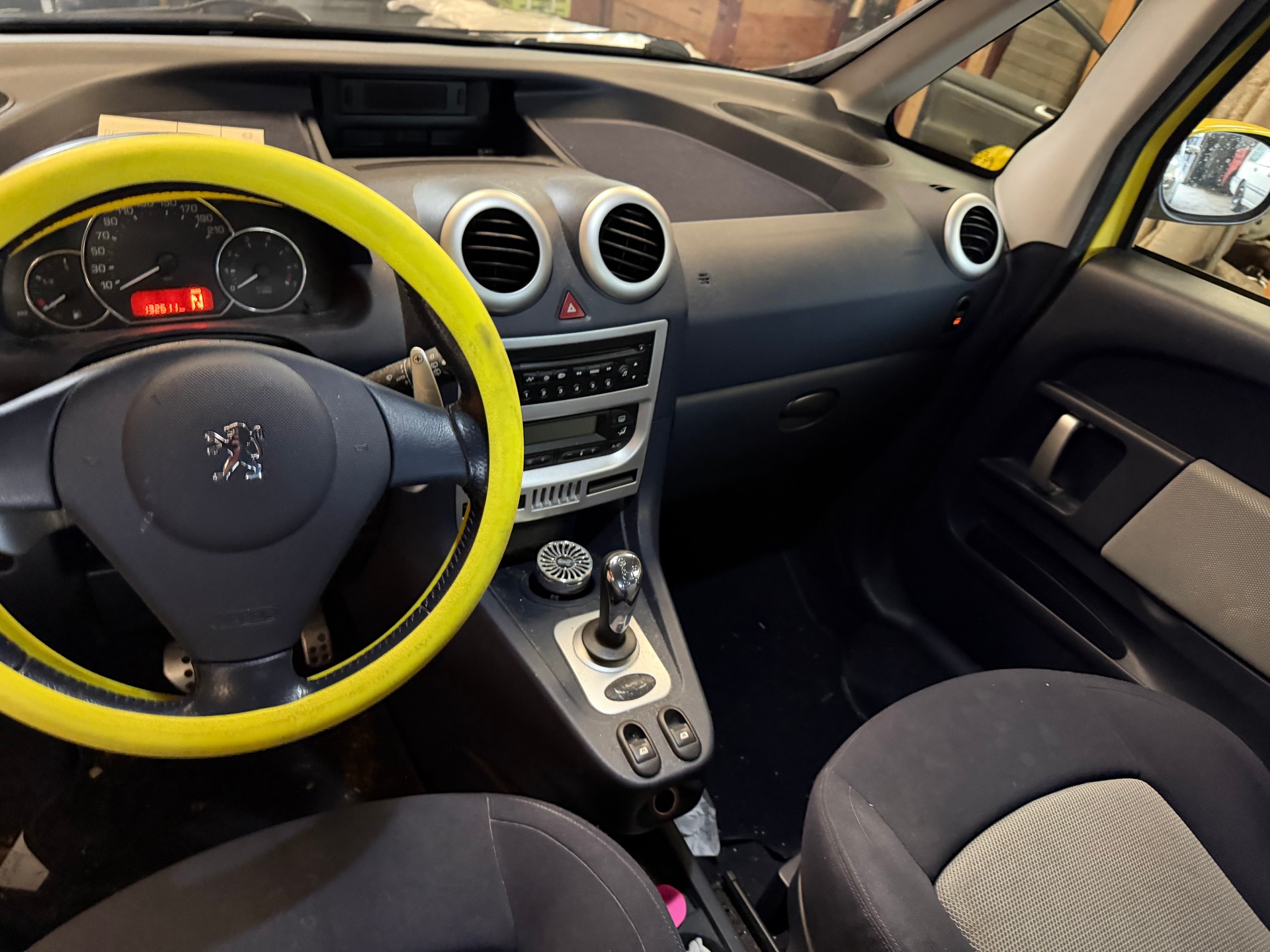 PEUGEOT 1007 1.6 Sport(y) 2-Tronic-image-5