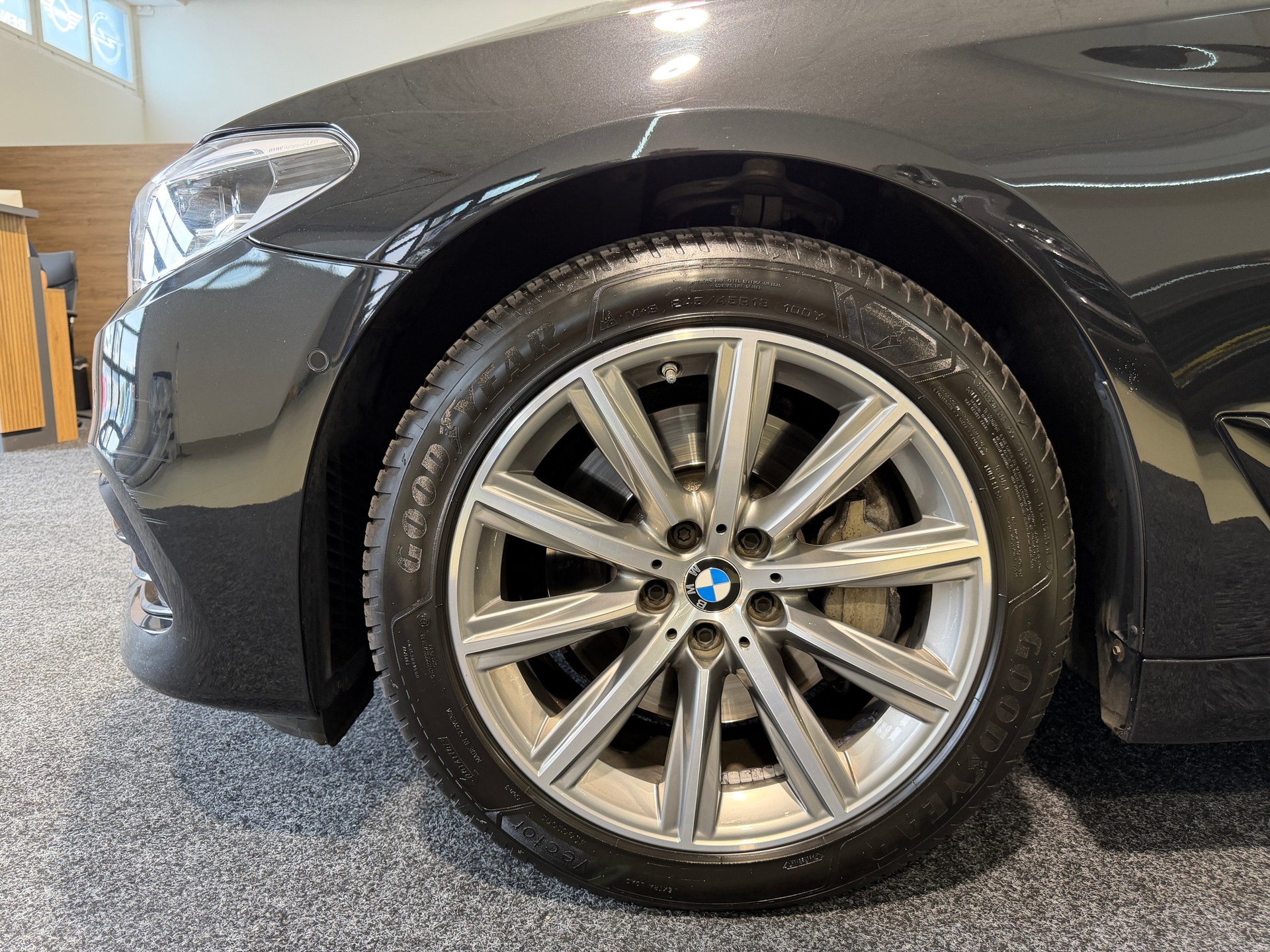 BMW 530d xDrive Sport Line Steptronic-image-11