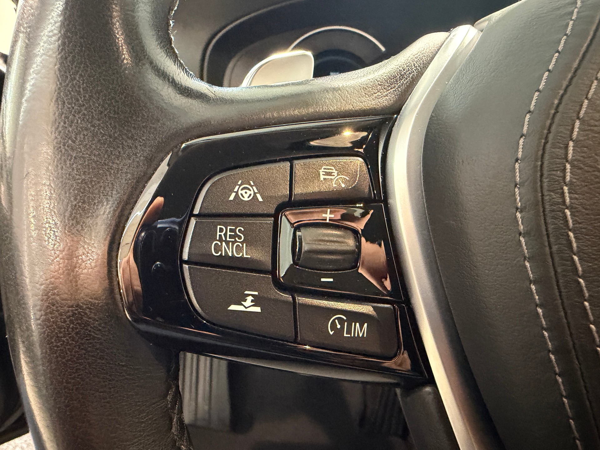 BMW 530d xDrive Sport Line Steptronic-image-17