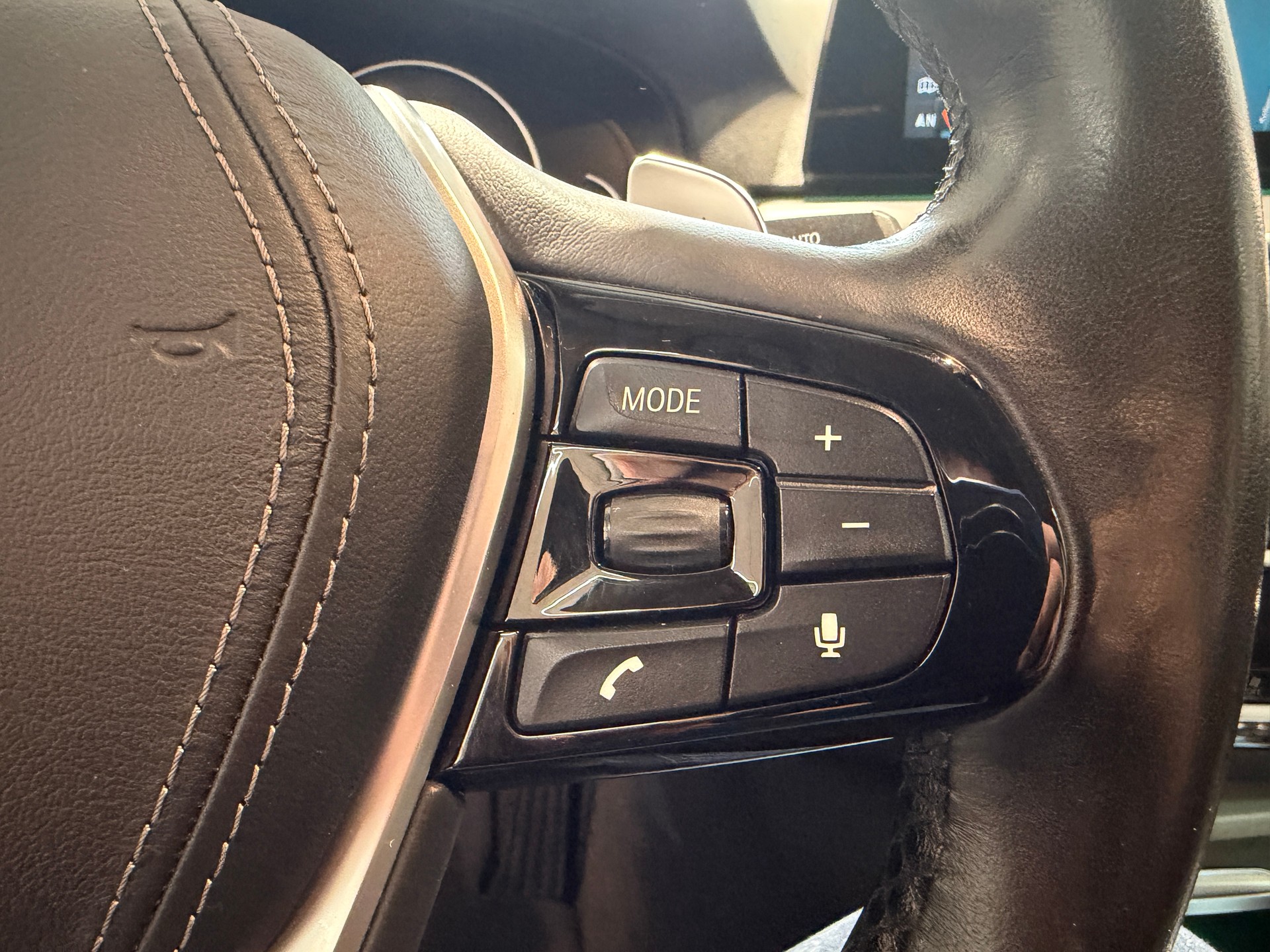 BMW 530d xDrive Sport Line Steptronic-image-16