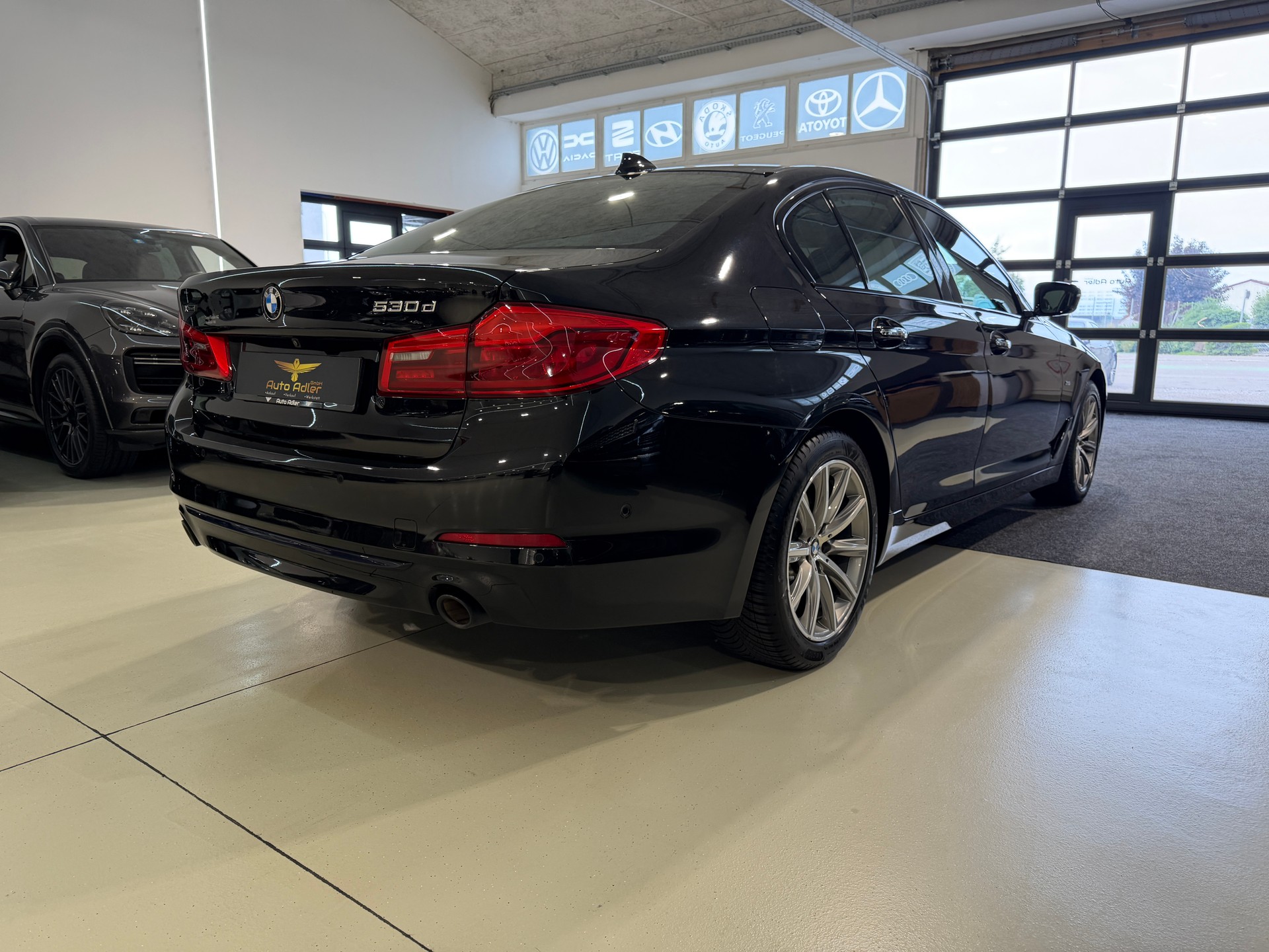 BMW 530d xDrive Sport Line Steptronic-image-4