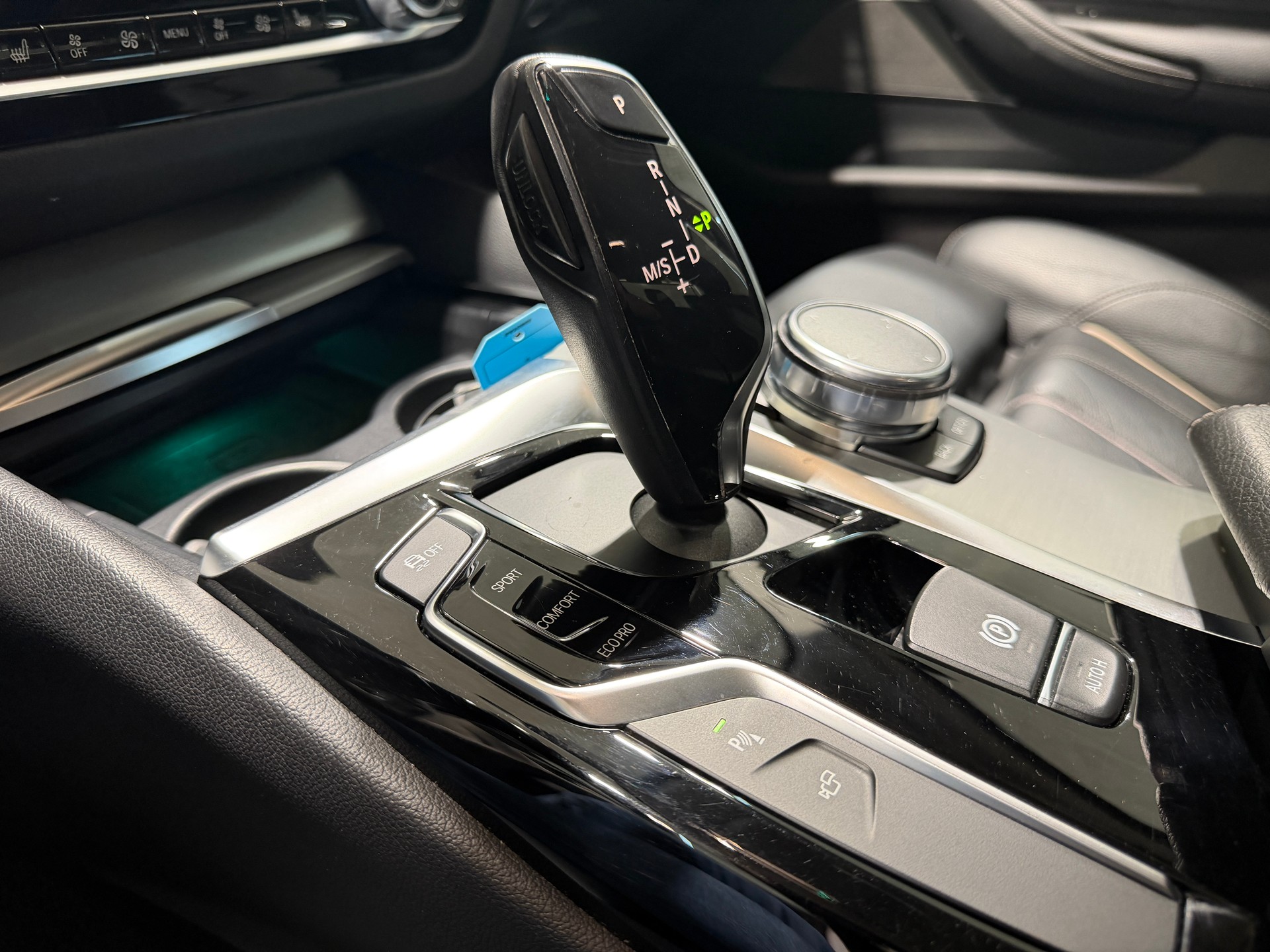 BMW 530d xDrive Sport Line Steptronic-image-25