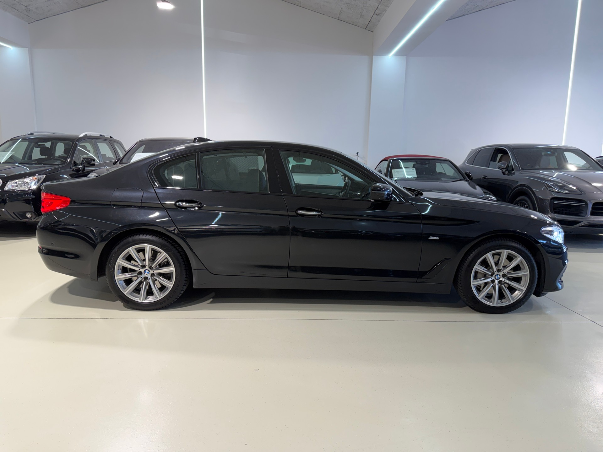 BMW 530d xDrive Sport Line Steptronic-image-7