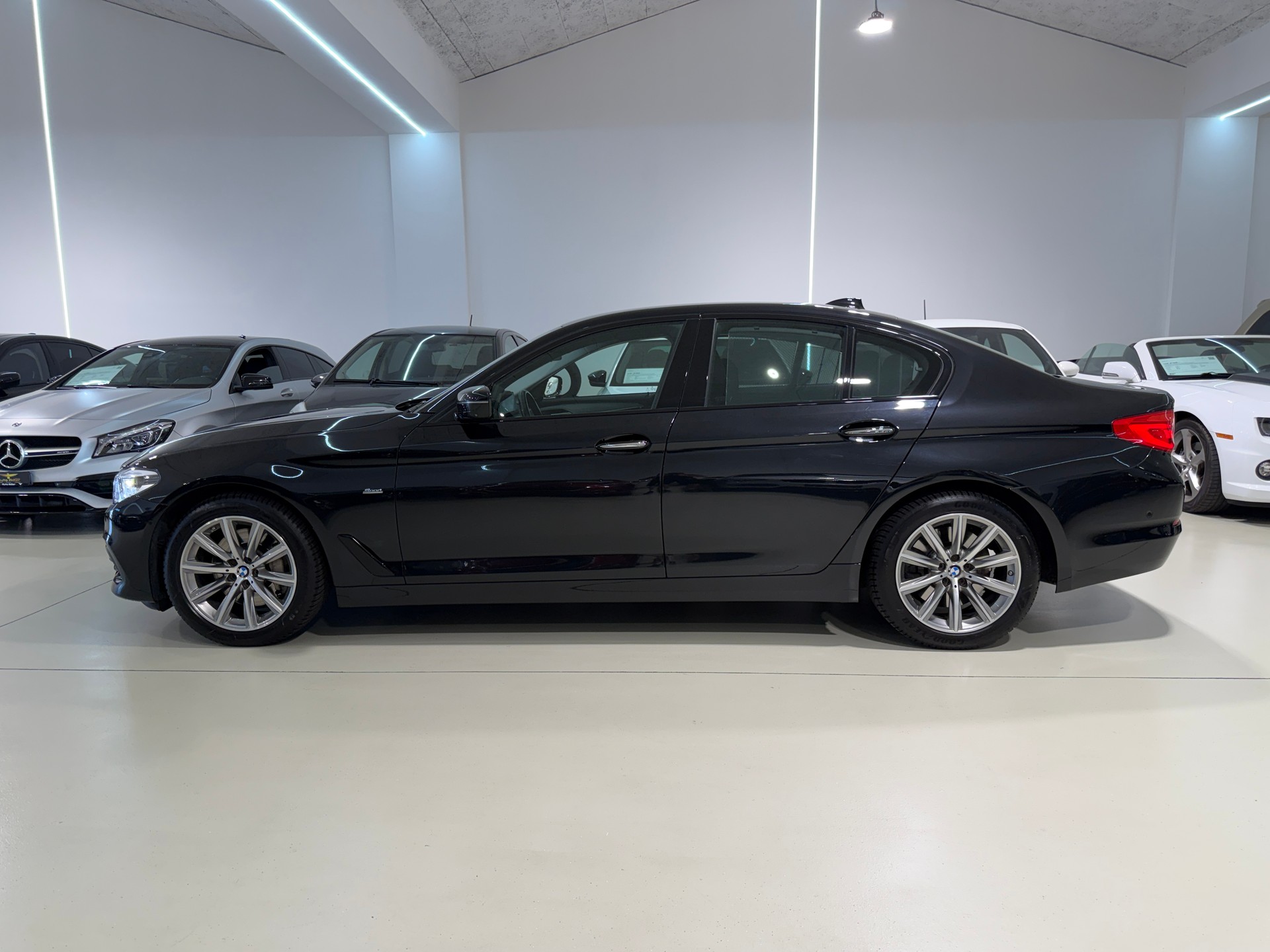BMW 530d xDrive Sport Line Steptronic-image-6