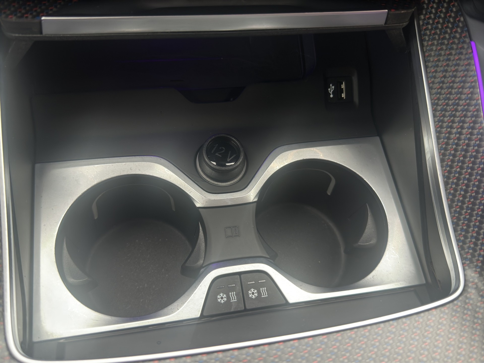BMW XM xDrive PHEV Label (CH) INDIVIDUAL M Driver's Package-image-22