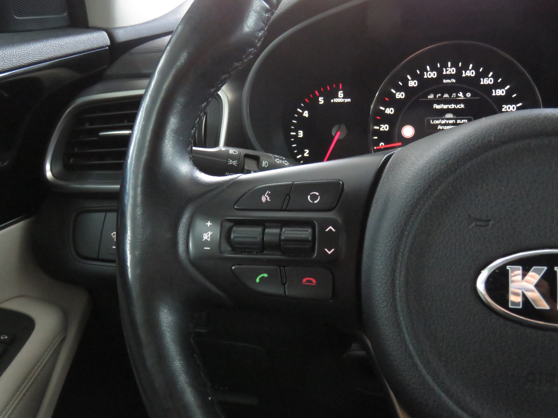 KIA Sorento 2.2 CRDI Style Automat 4WD (ab Platz, Fixpreis)-image-19