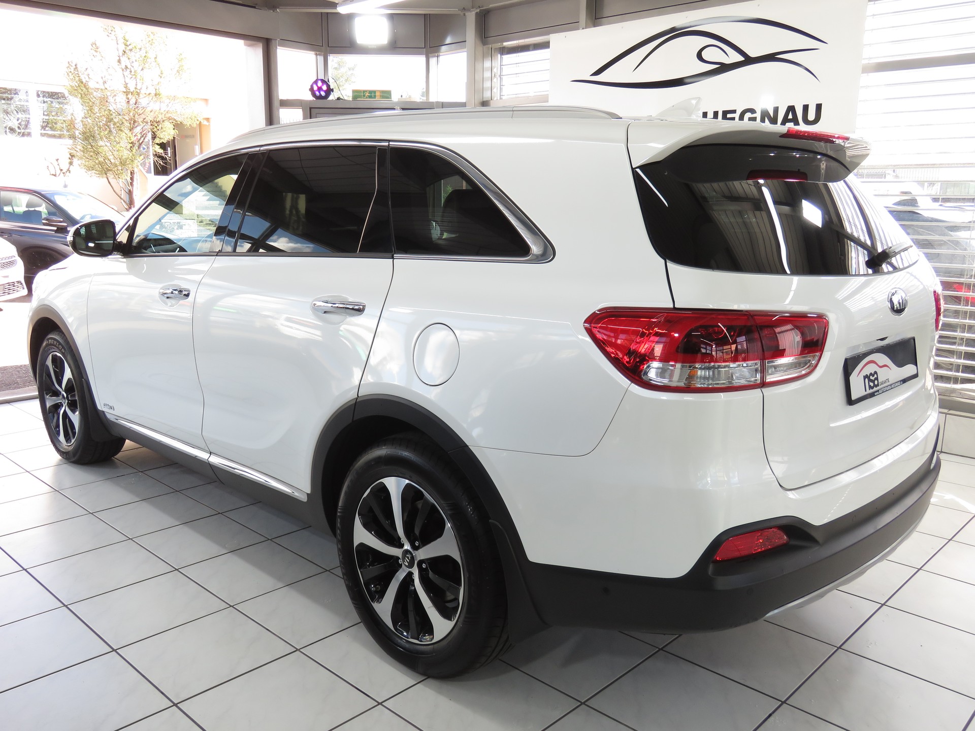 KIA Sorento 2.2 CRDI Style Automat 4WD (ab Platz, Fixpreis)-image-5