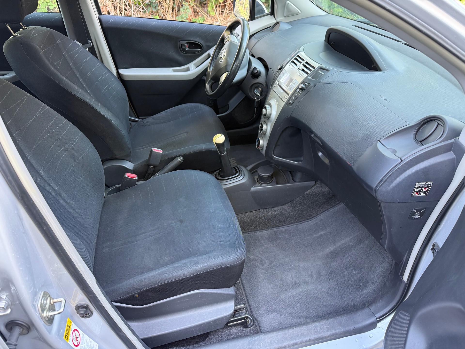 TOYOTA Yaris 1.3 Linea Luna-image-7