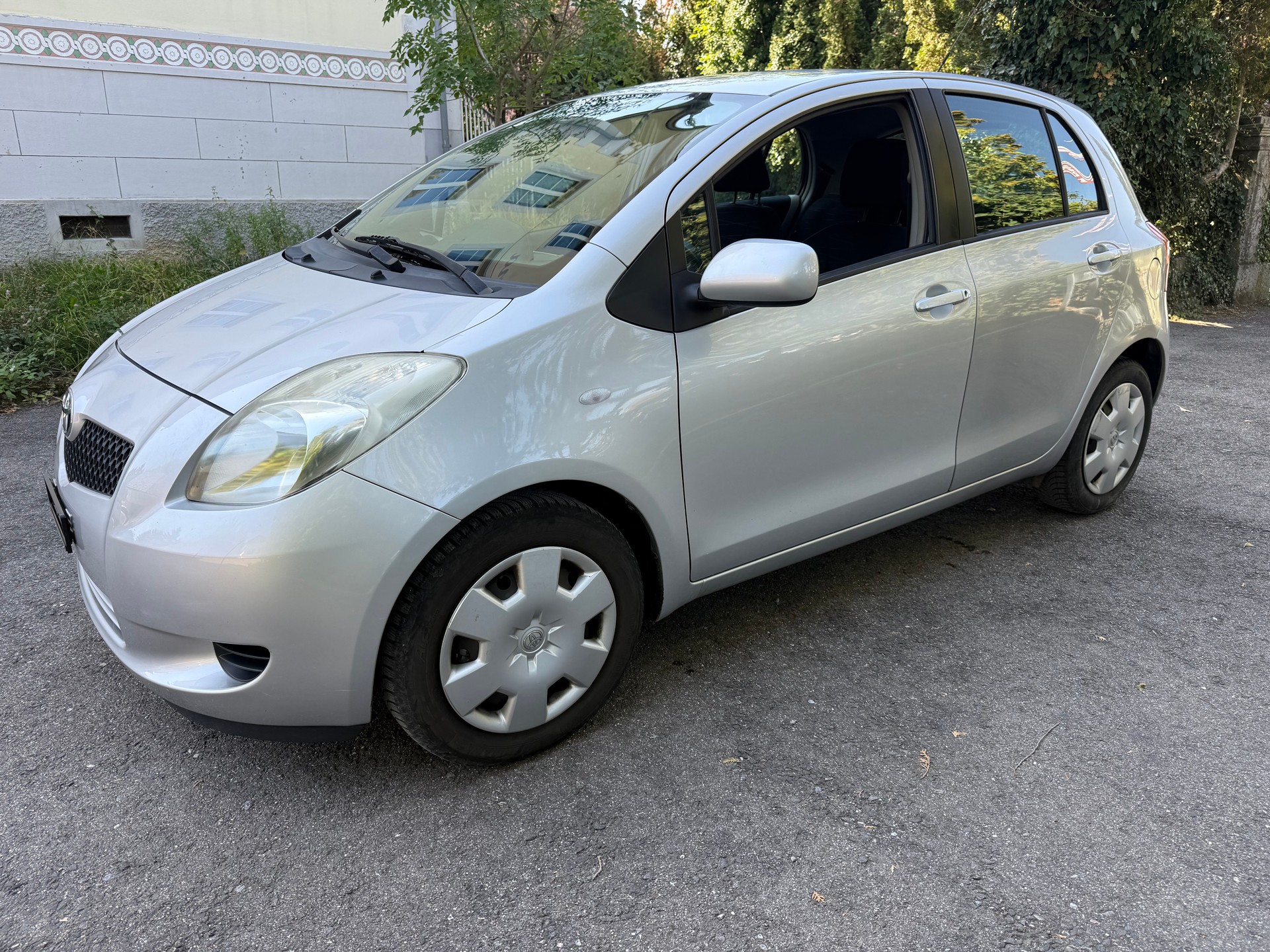 TOYOTA Yaris 1.3 Linea Luna-image-2