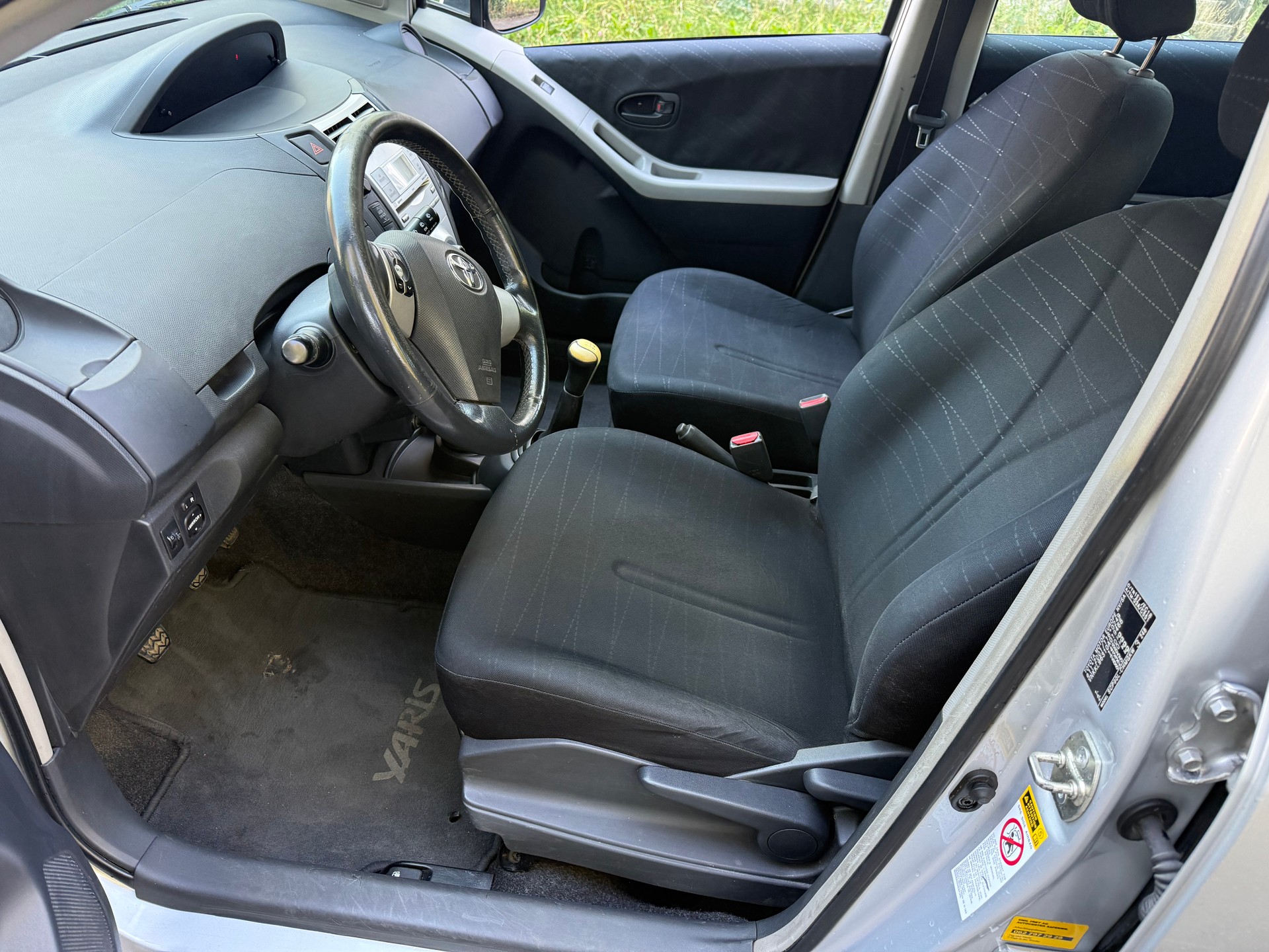TOYOTA Yaris 1.3 Linea Luna-image-9