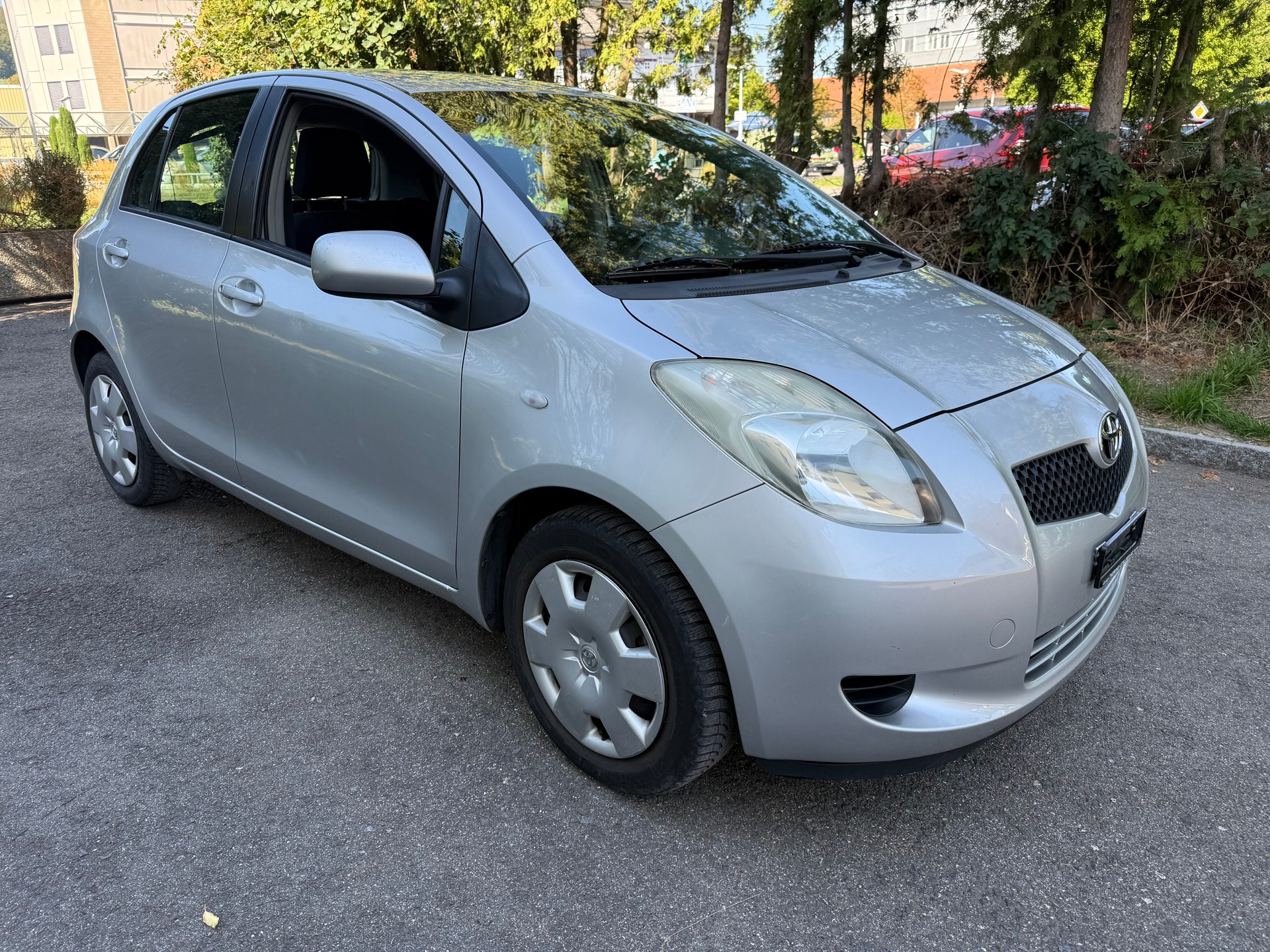 TOYOTA Yaris 1.3 Linea Luna-image-0
