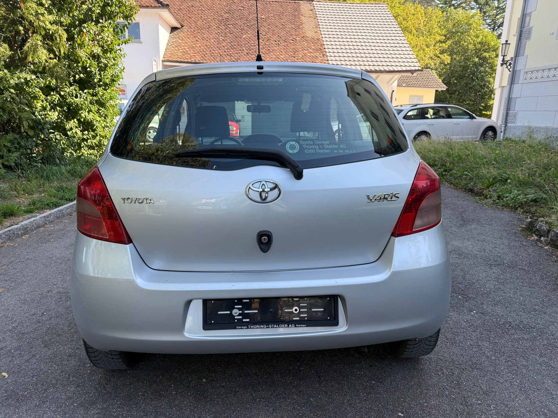 TOYOTA Yaris 1.3 Linea Luna-image-4