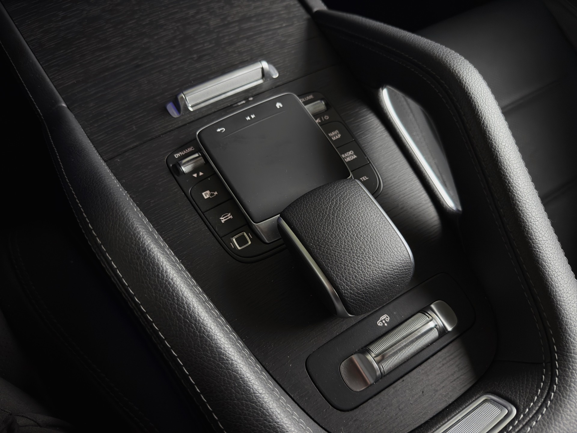 MERCEDES-BENZ GLE 400 e EQ Hybrid 4Matic 9G-Tronic EQ Star-image-15